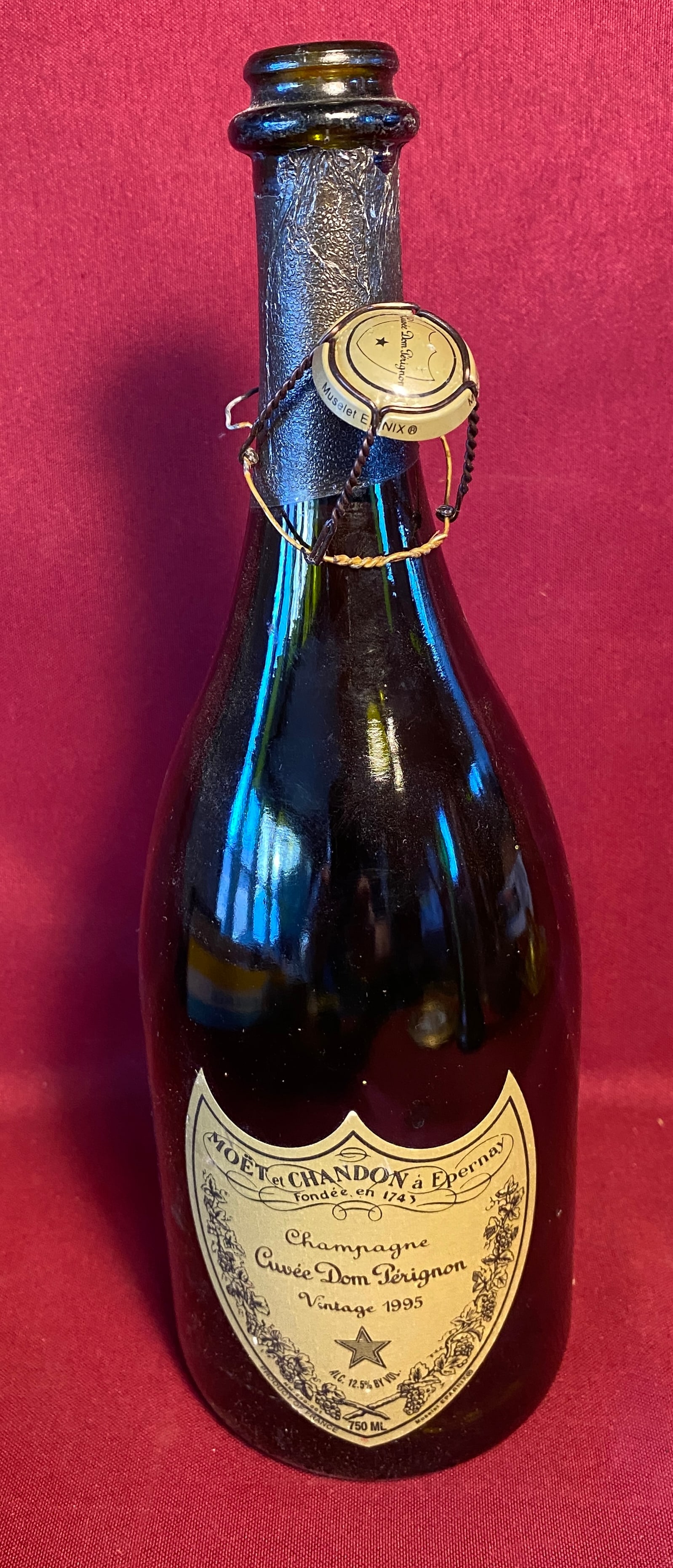 Vintage Don Perignon 1995 Champagne Bottle: Vintage Don Perignon 1995 Champagne Bottle