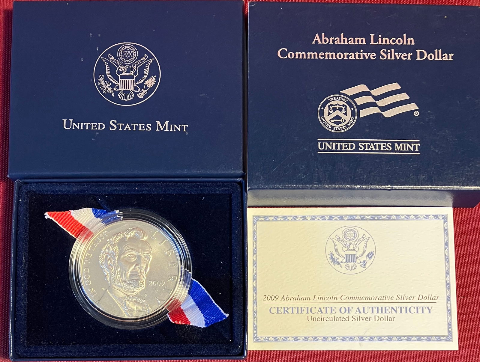 2009-P Abraham Lincoln Commemorative Silver Dollar (1 of 3)