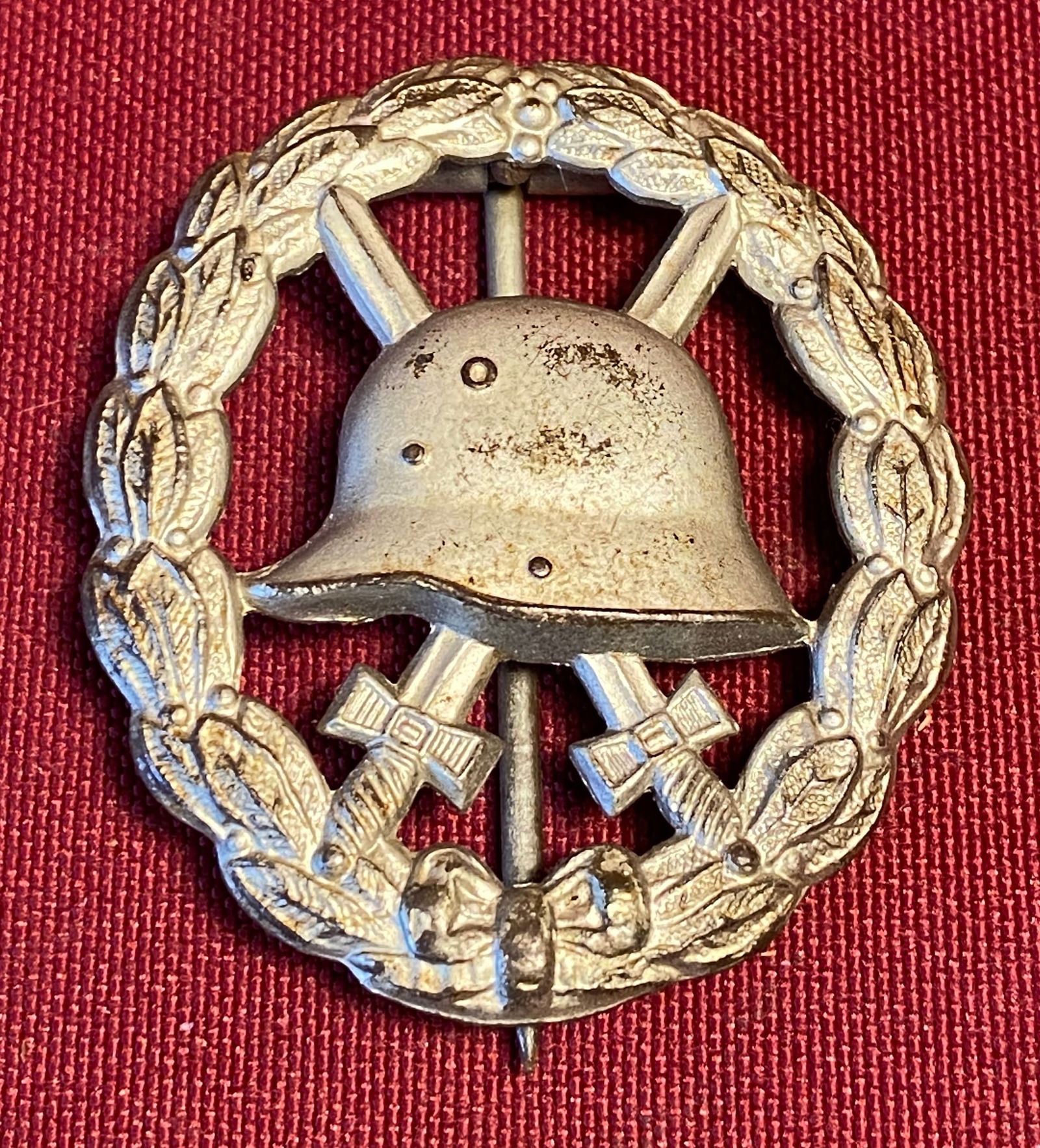 German Uniform Military Pin (1 of 4)