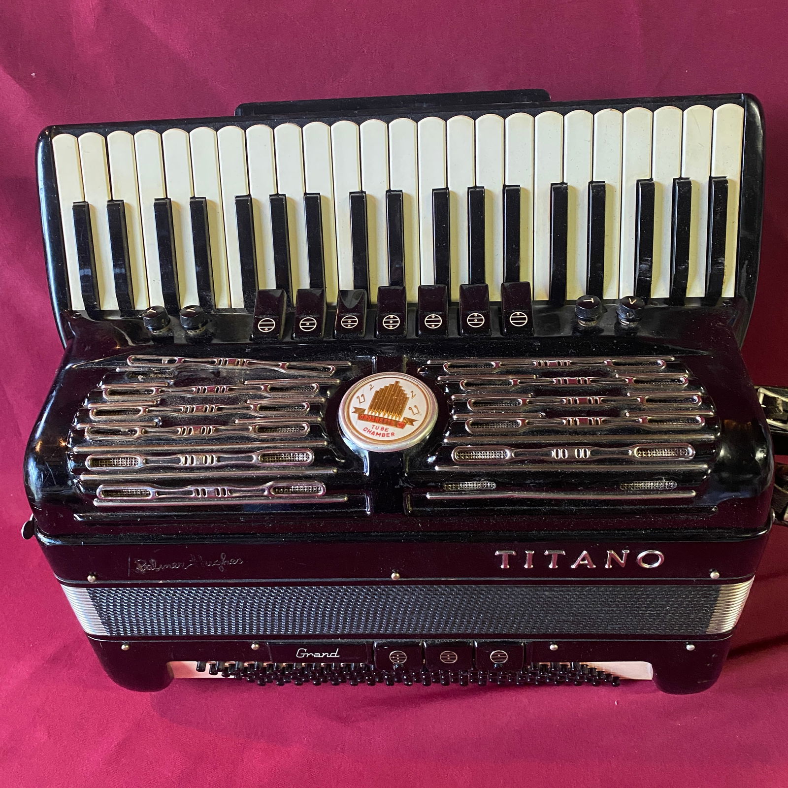 Titano Accordion #39678 - Made in Italy: Titano Accordion #39678 - Made in Italy