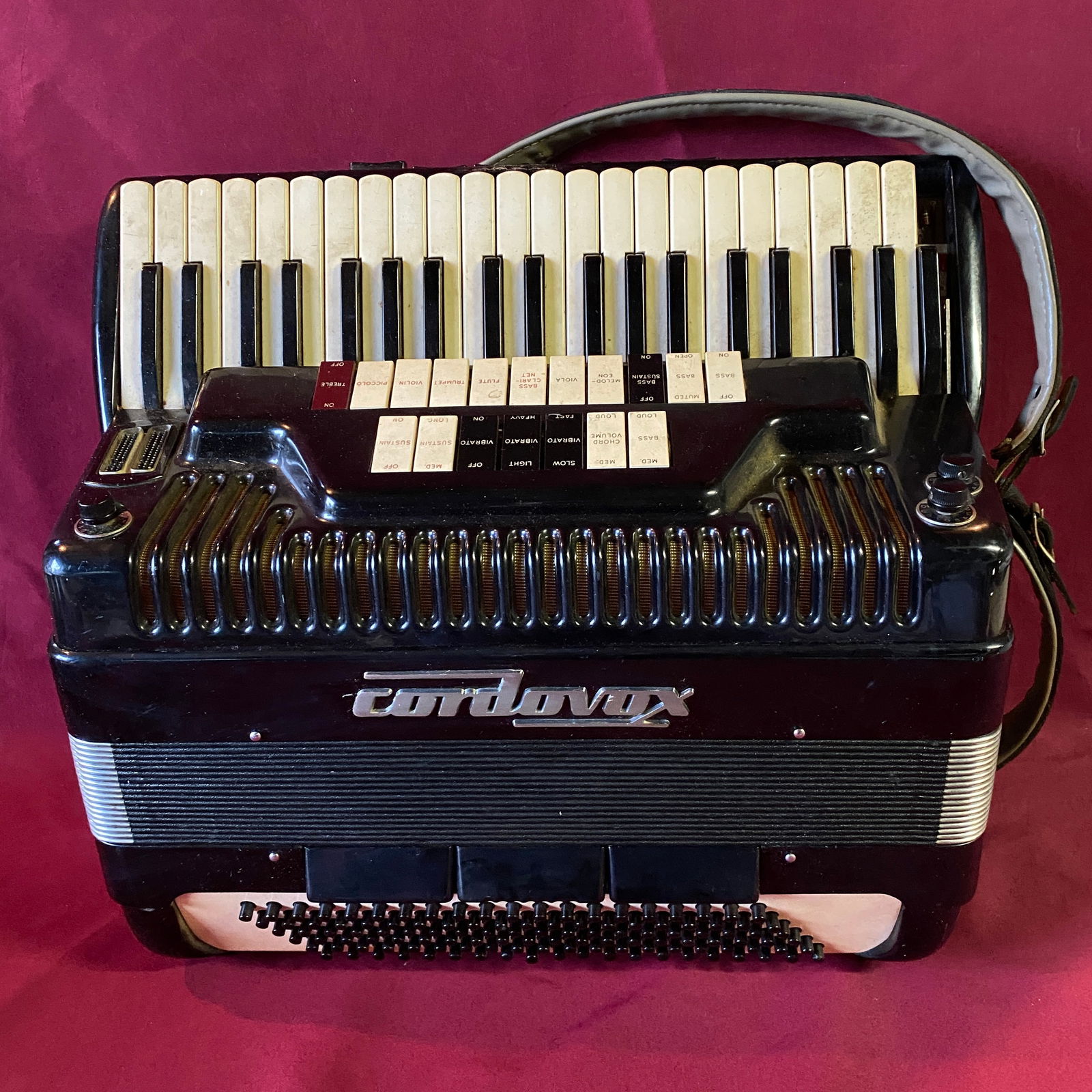 Cordovox Accordion: Cordovox Accordion