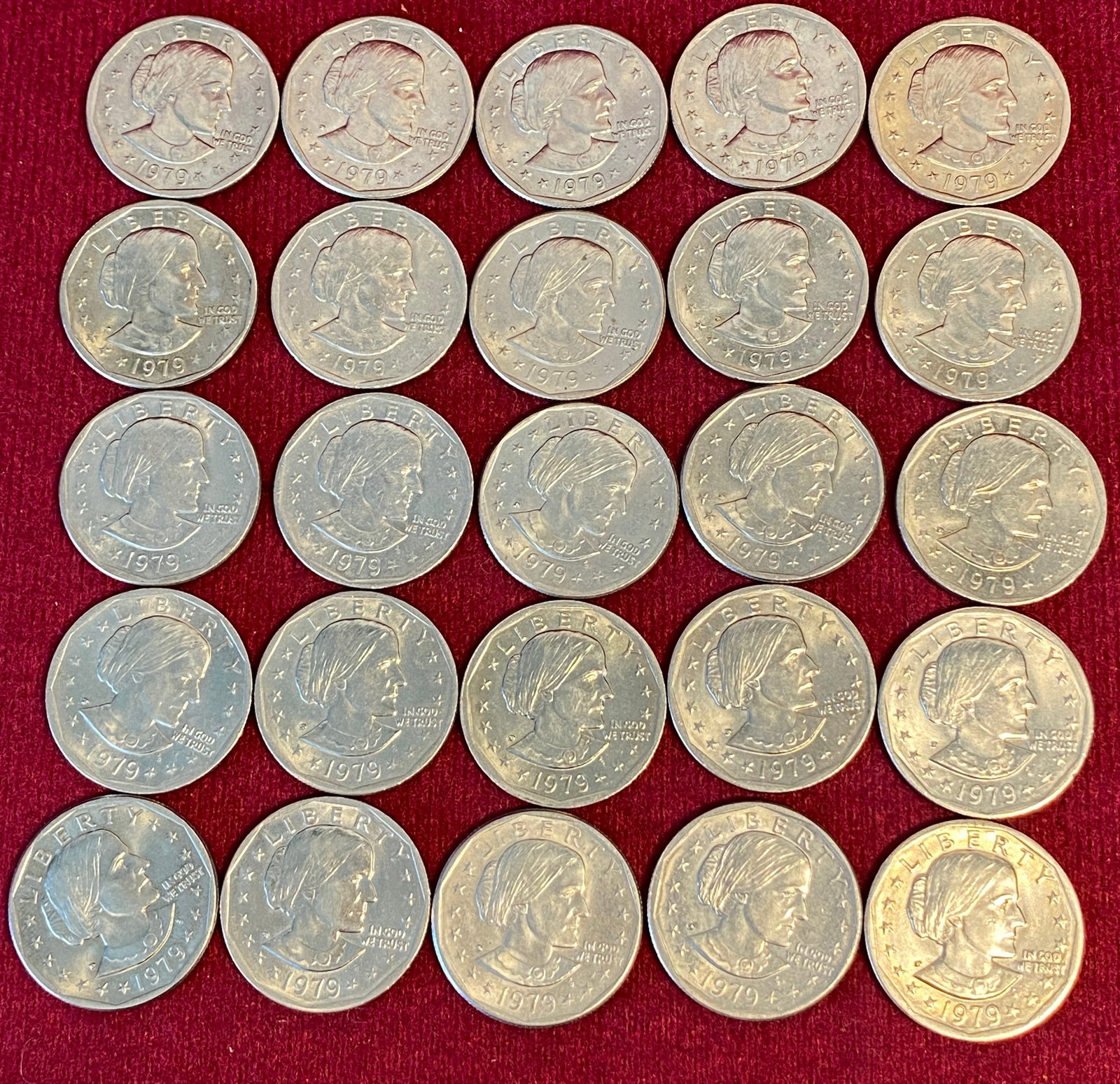 Twenty-Five Susan B Anthony Dollar Coins - Various Years: Twenty-Five Susan B Anthony Dollar Coins - Various Years