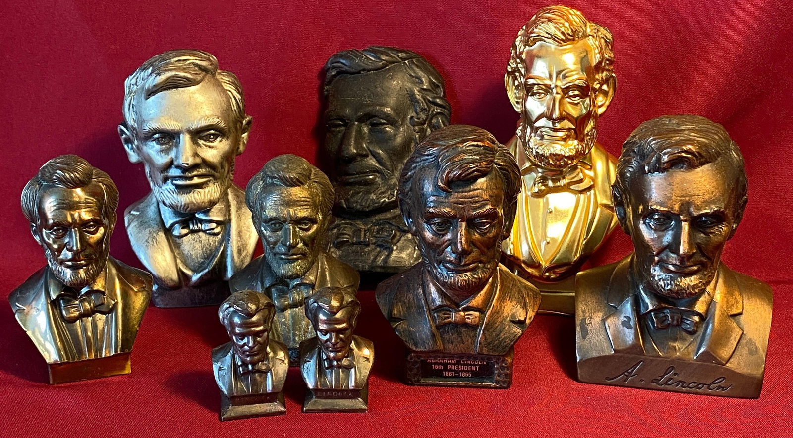 Abraham Lincoln Collectibles - Salt & Pepper Shakers, Bank, Bookend, Etc.: Abraham Lincoln Collectibles - Salt & Pepper Shakers, Bank, Bookend, Etc.