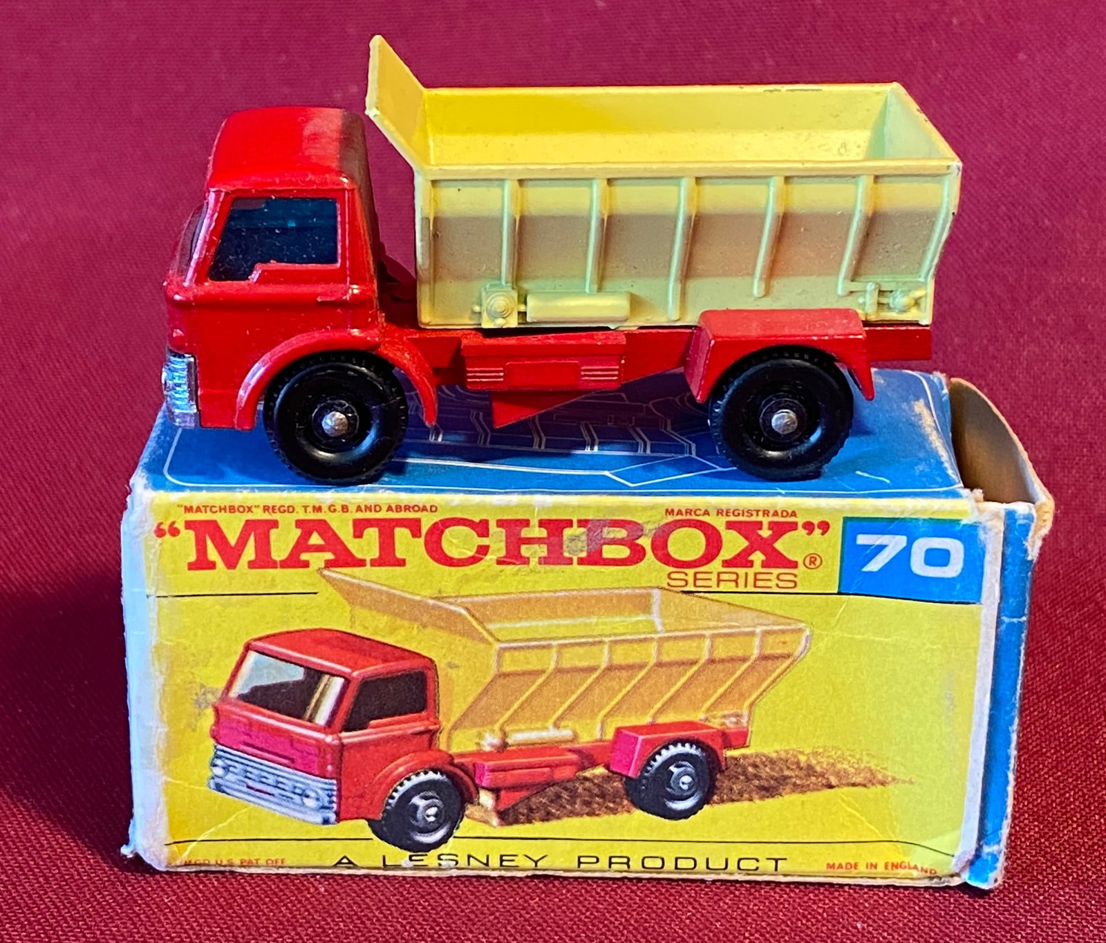 Lesney Matchbox Series 70 Grit Spreader Truck in Original Box: Lesney Matchbox Series 70 Grit Spreader Truck in Original Box