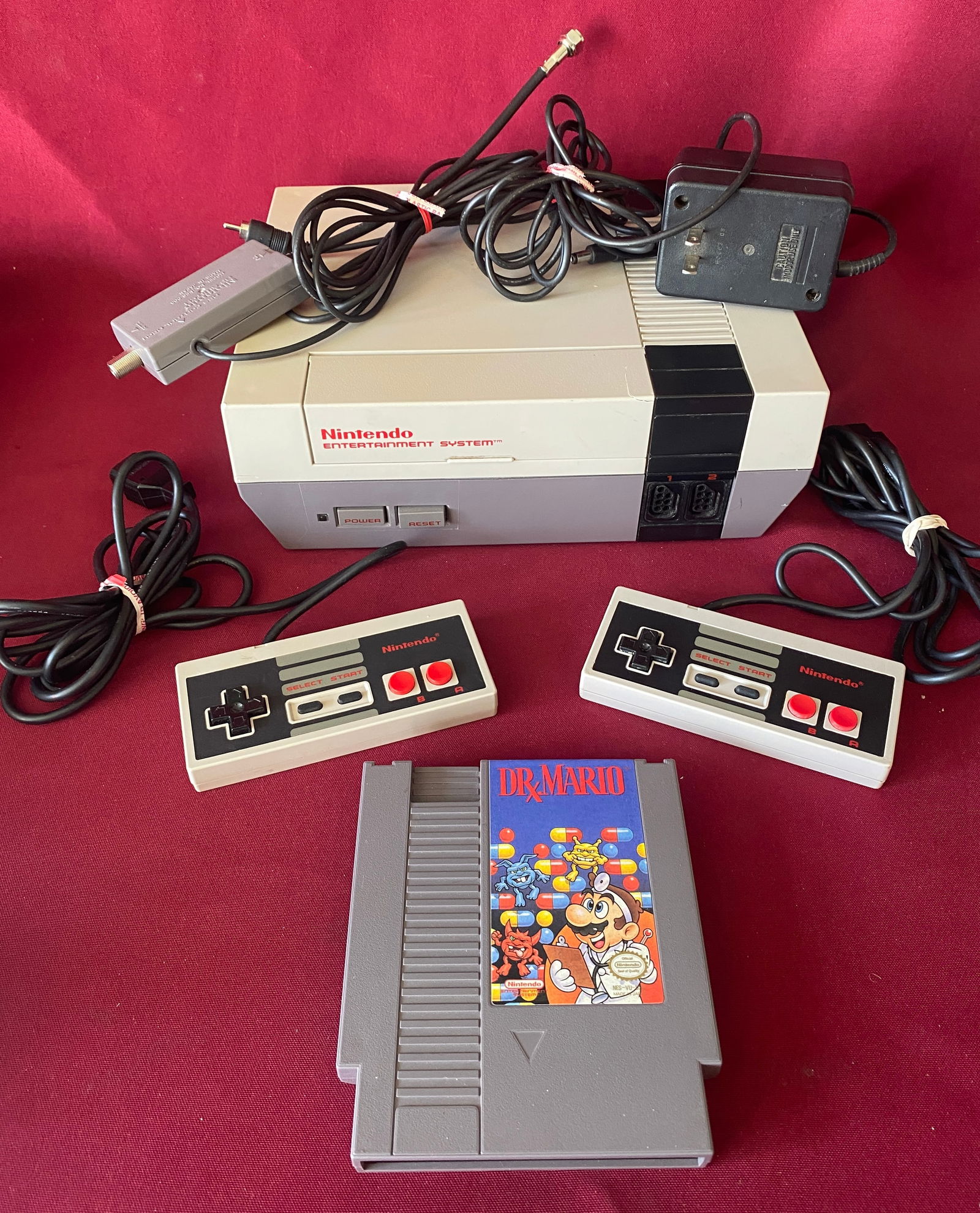 Nintendo Entertainment System and Controllers - Including Dr Mario - Light Come on when Plugged in (1 of 6)