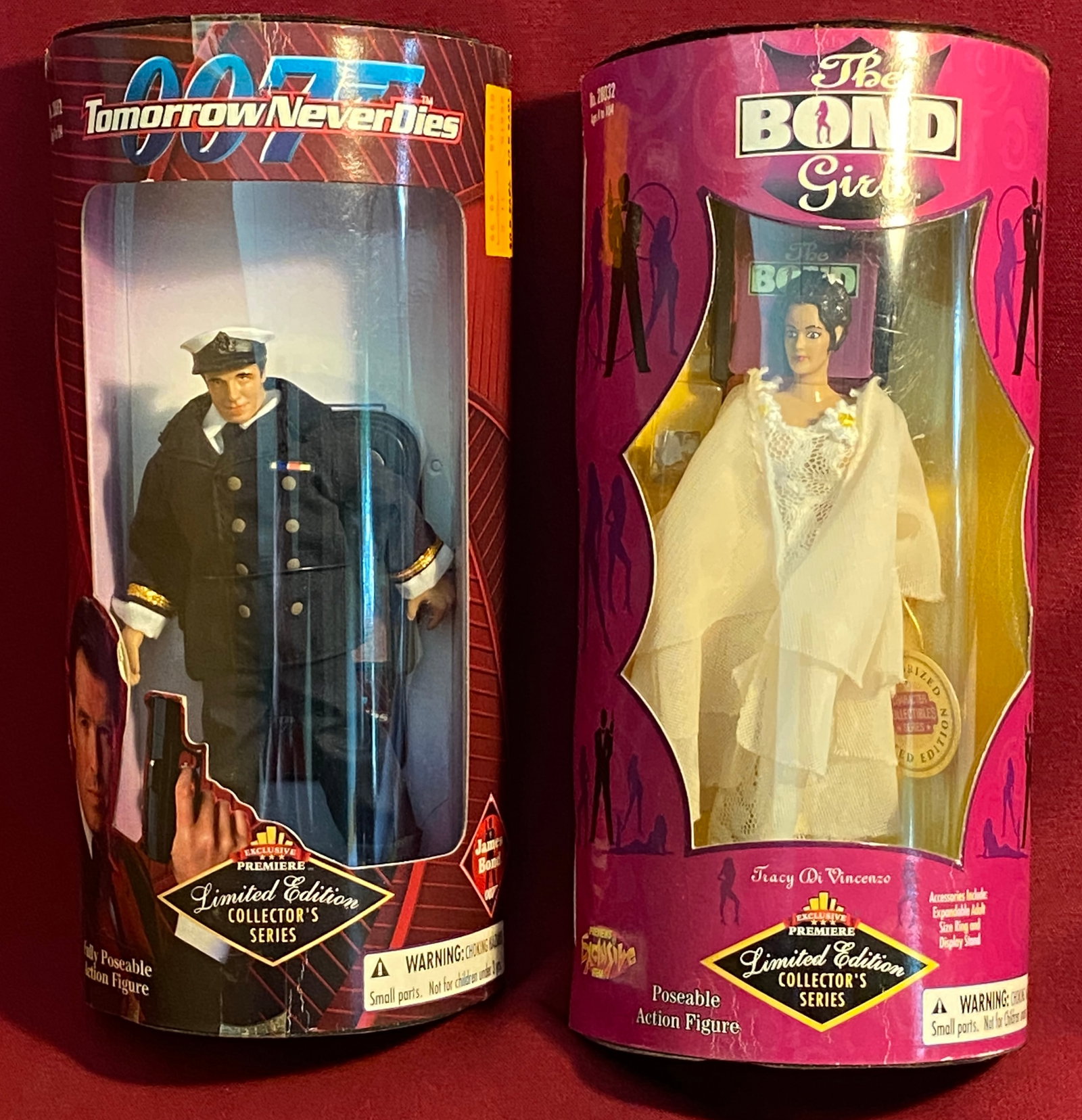 007 James Bond Figure and the Bond Girls Figure: 007 James Bond Figure and the Bond Girls Figure