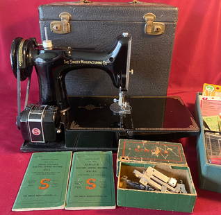 Older Singer Featherweight Sewing Machine - Serial #AJ578678 - with Carrying Case - No Pedal or: Older Singer Featherweight Sewing Machine - Serial #AJ578678 - with Carrying Case - No Pedal or Handle
