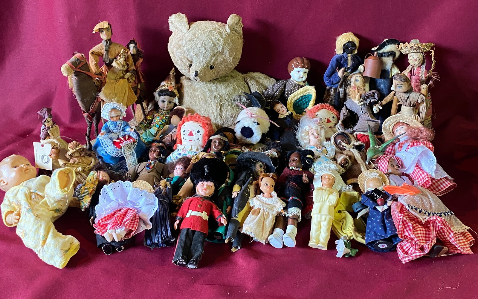 Various Travel and Collectible Dolls: Various Travel and Collectible Dolls