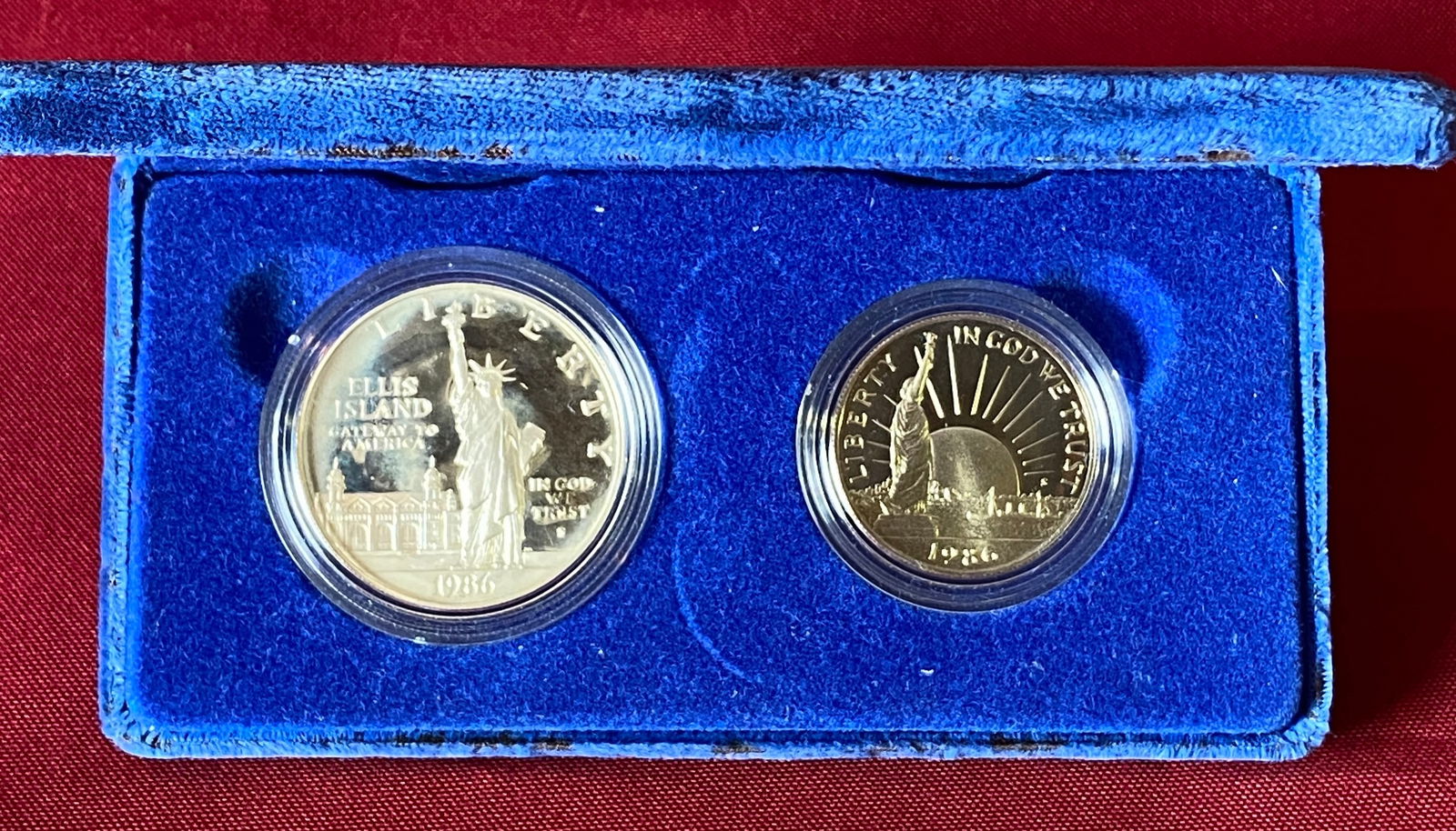1986 Statue of Liberty Commemorative Two Coin Set - Including Silver Dollar (1 of 5)