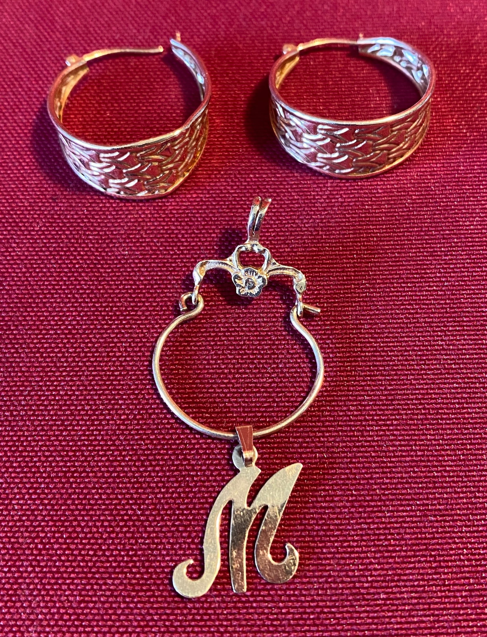14K Gold Pendant with 'M' Charm and Pair of 14K Gold Earrings - Condition as Seen in Photos - Approx: 14K Gold Pendant with 'M' Charm and Pair of 14K Gold Earrings - Condition as Seen in Photos - Approx 3.90 Grams