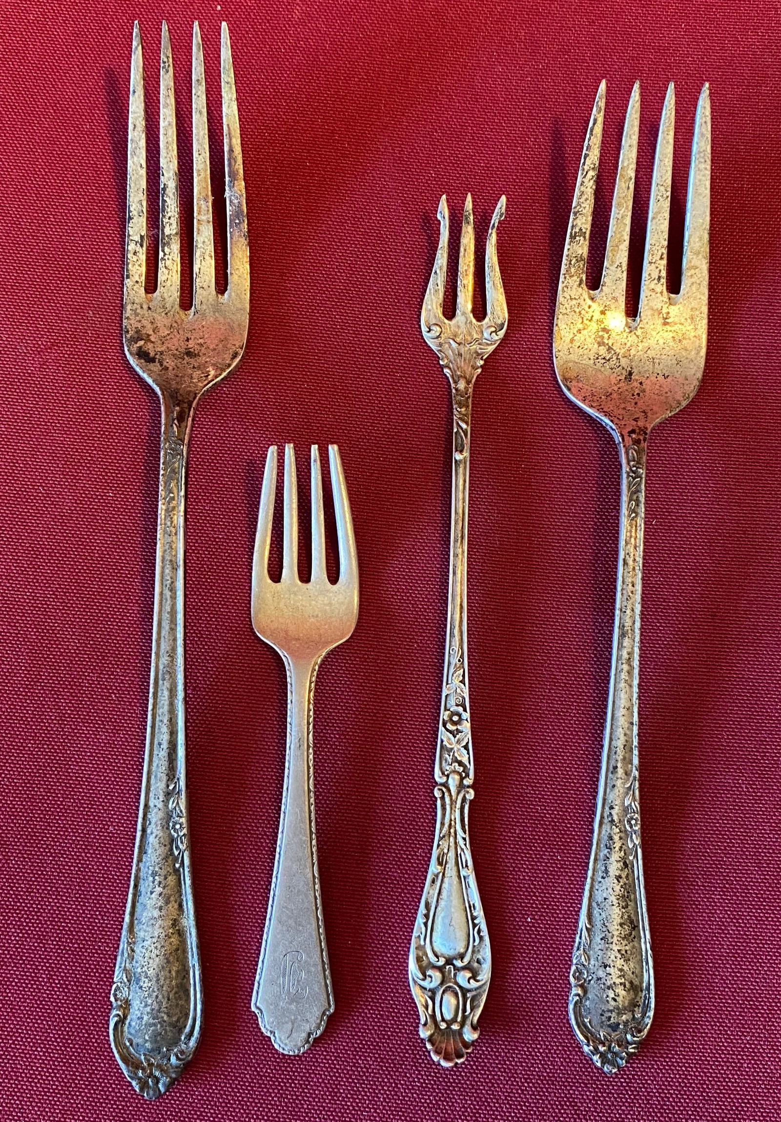 Four Sterling Silver Forks - Approx 106 Grams - Various Types and Designs (1 of 4)