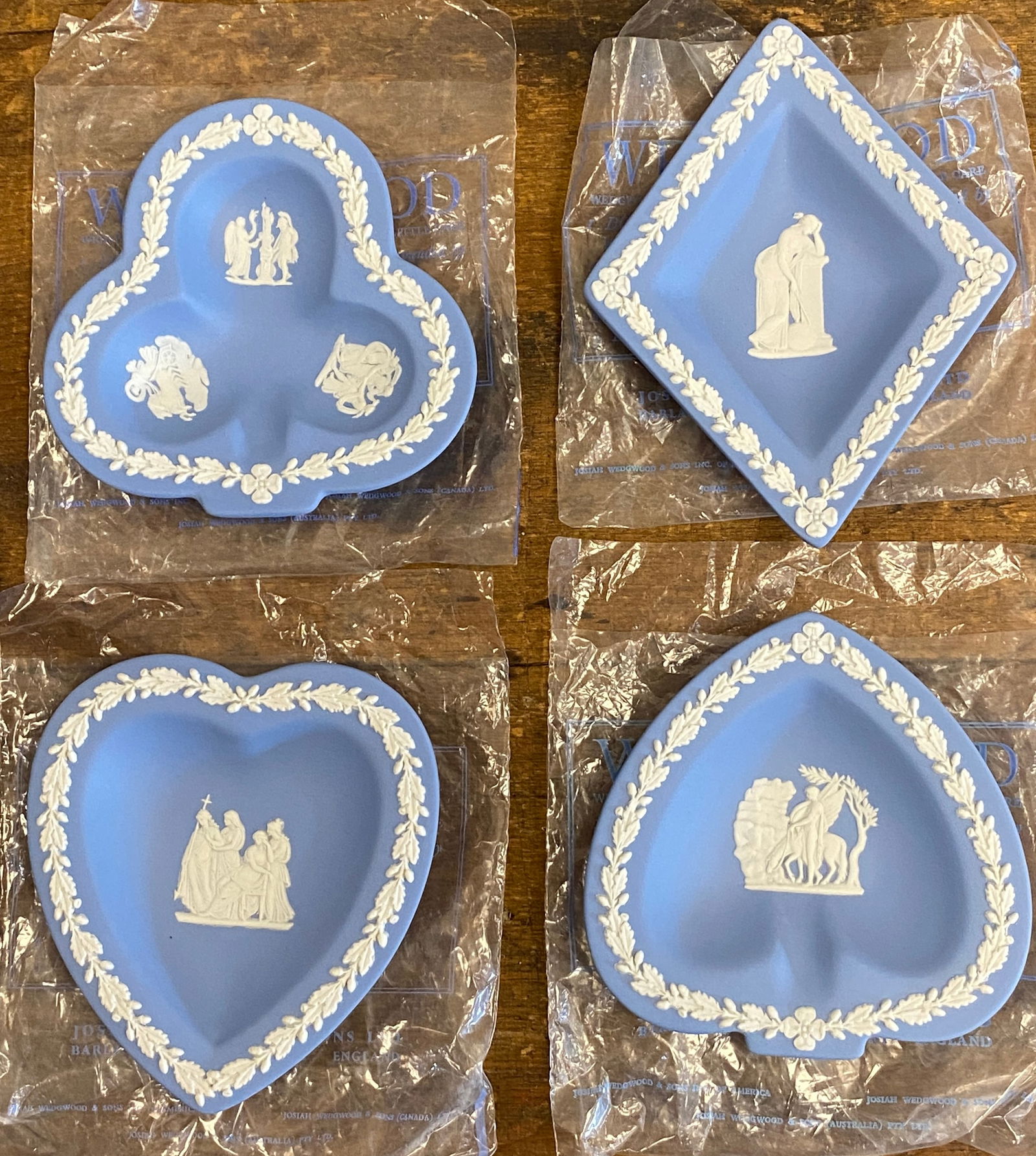 Four Various Style/Design Wedgewood Playing Card Suit Trinket Dishes (1 of 5)