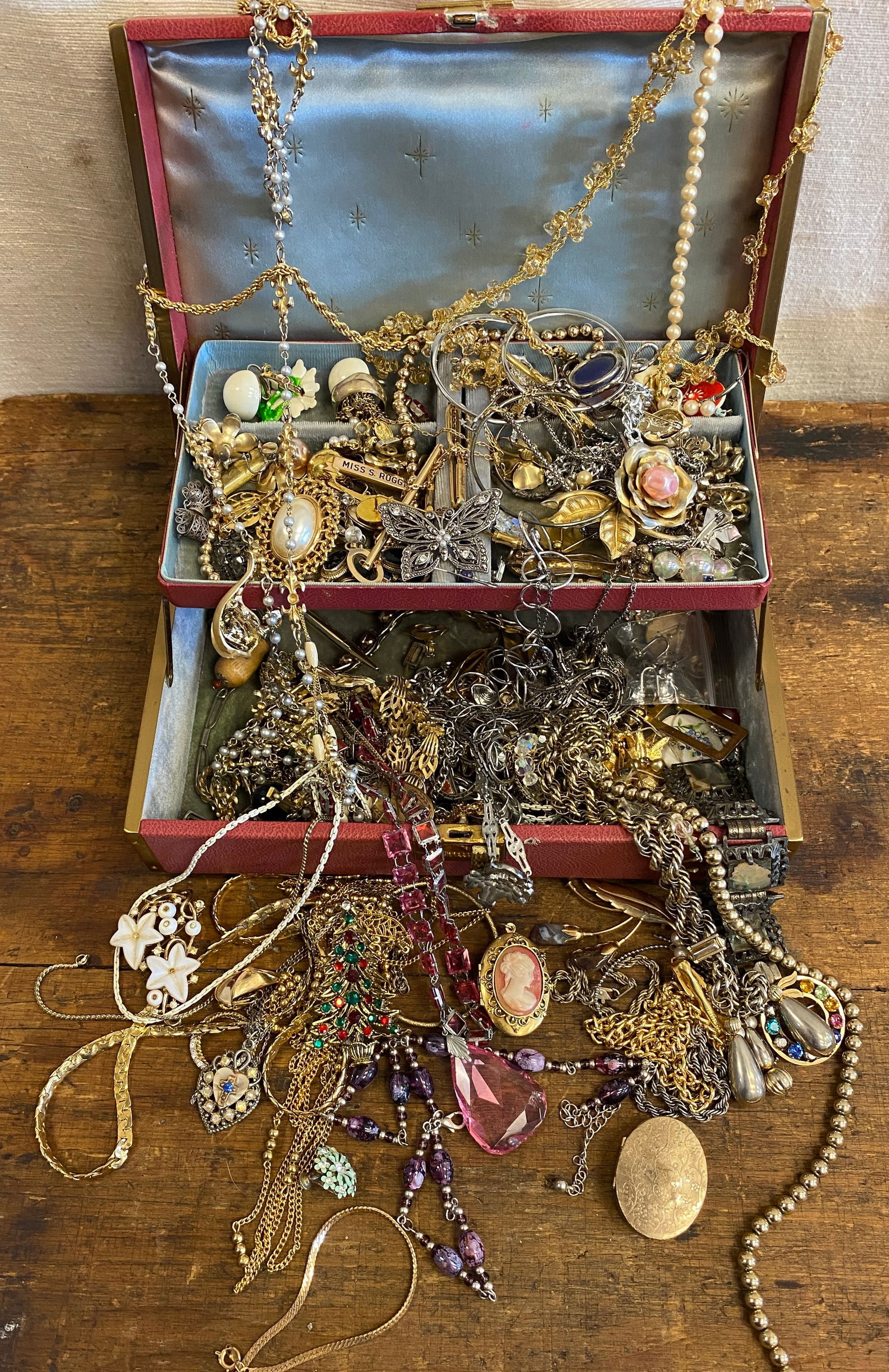 Jewelry Box Full of Vintage and Costume Jewelry - Various Types - Not Searched (1 of 6)