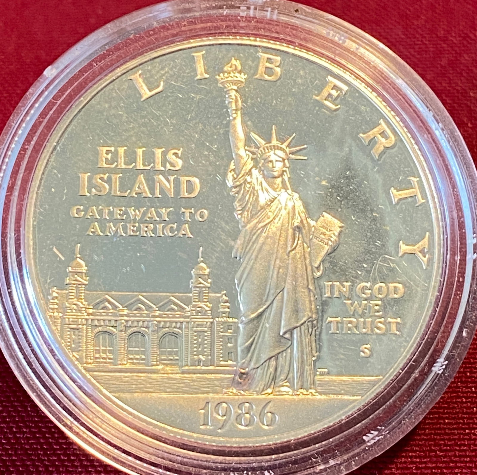 1986 Statue of Liberty Silver Commemorative Silver Dollar: 1986 Statue of Liberty Silver Commemorative Silver Dollar