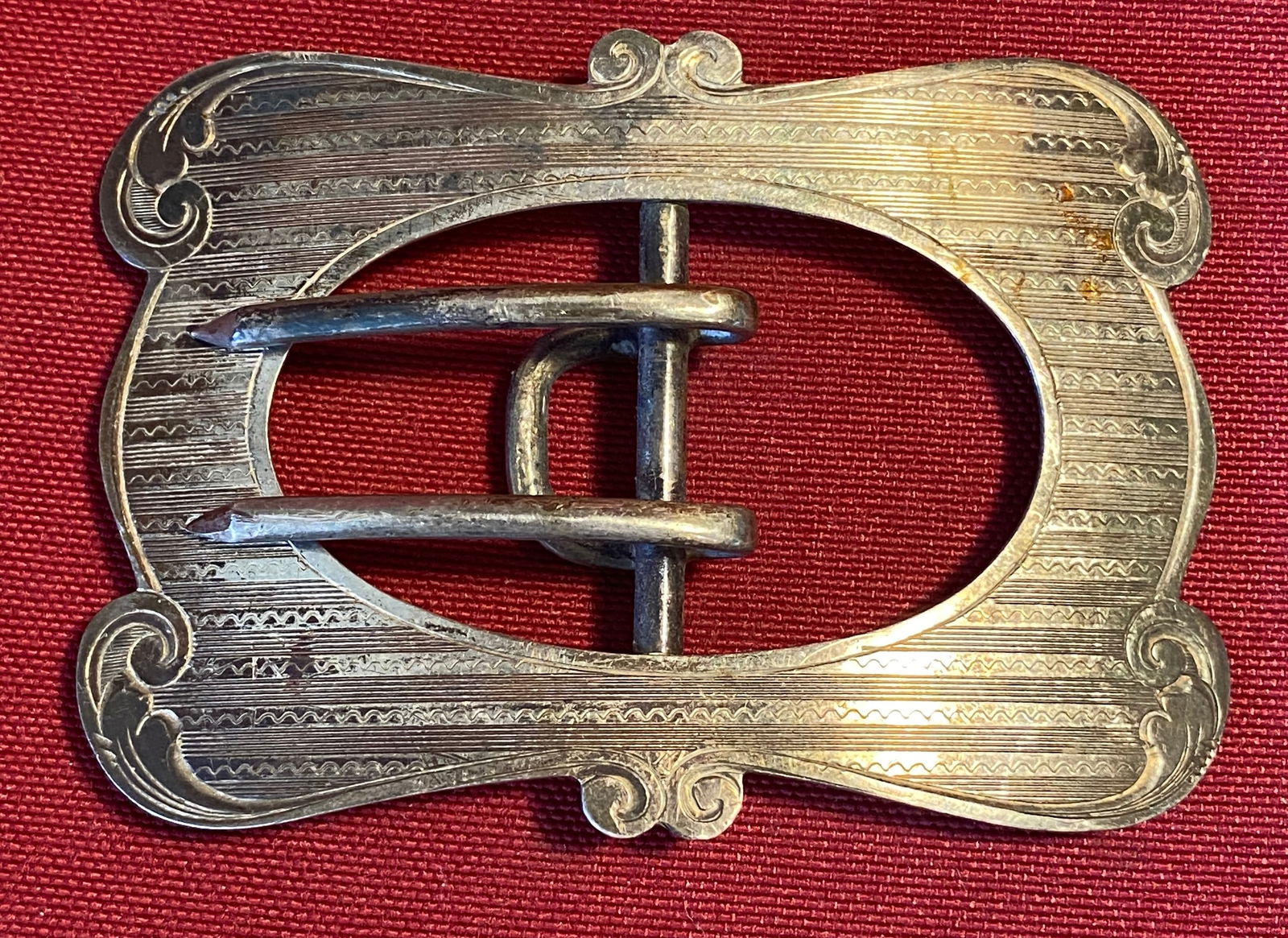 Sterling Silver Belt Buckle - Approx 24.42 Grams - Approx 3"x2": Sterling Silver Belt Buckle - Approx 24.42 Grams - Approx 3"x2"