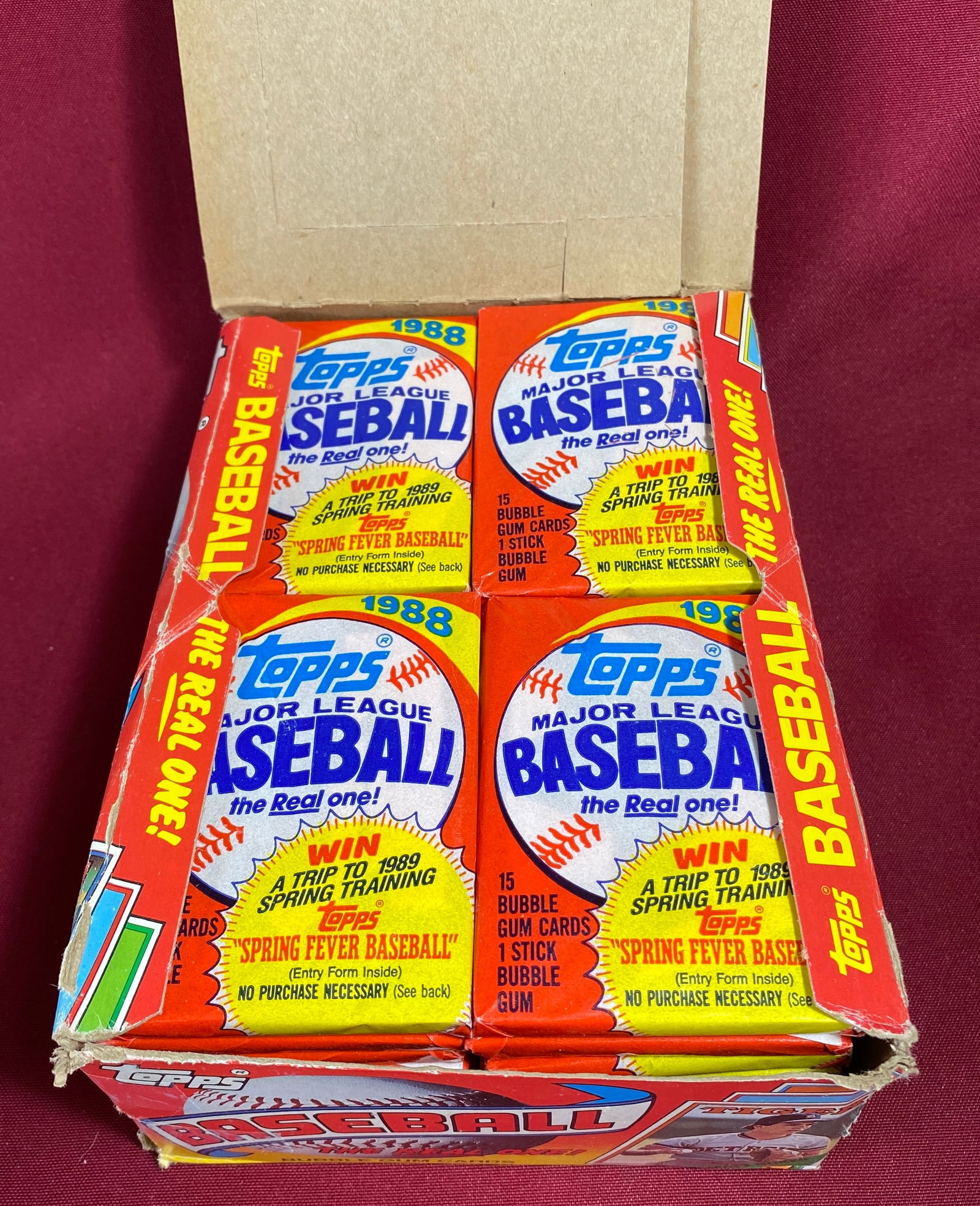 1988 TOPPS Baseball Wax Bubble Gum Packs in Display Box (1 of 4)