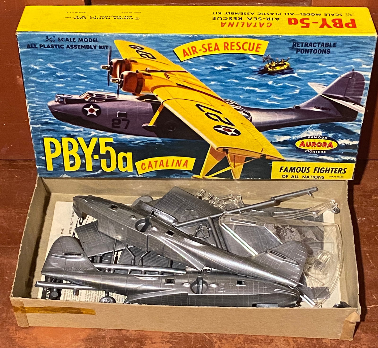 Aurora 5:32 Scale PBY-5a Air Sea Catalina Model Kit No.374-1.98 - Unknown if Complete: Aurora 5:32 Scale PBY-5a Air Sea Catalina Model Kit No.374-1.98 - Unknown if Complete