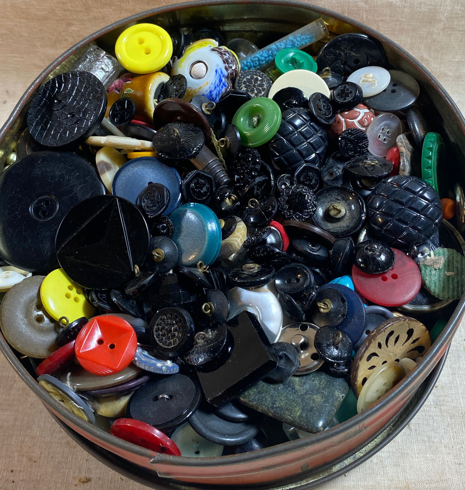 Tin Full of Various Buttons, Beads, Etc. (1 of 3)