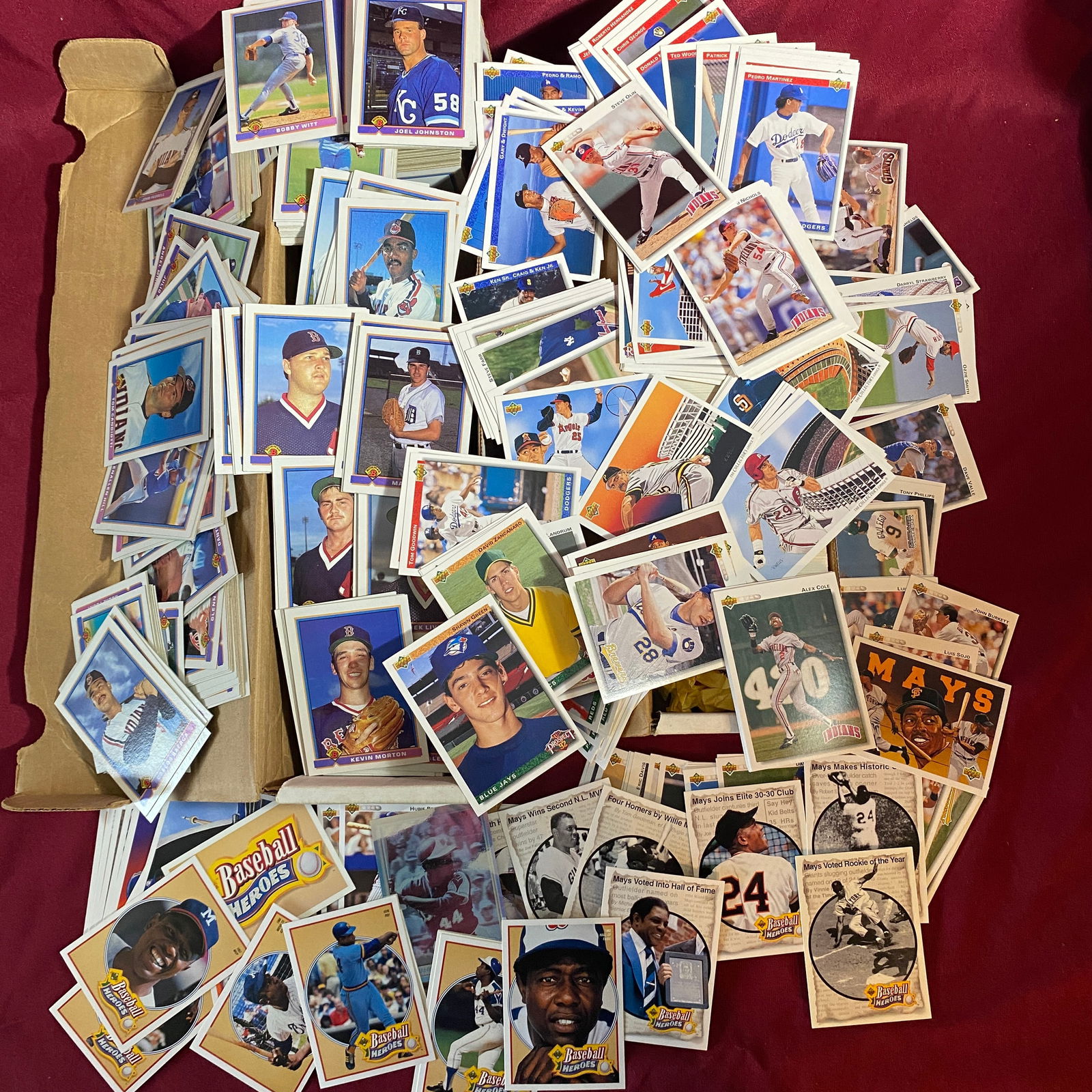 Large Lot of Various Baseball Cards - 1991 Bowman, 1992 Upper Deck, Etc. (1 of 9)