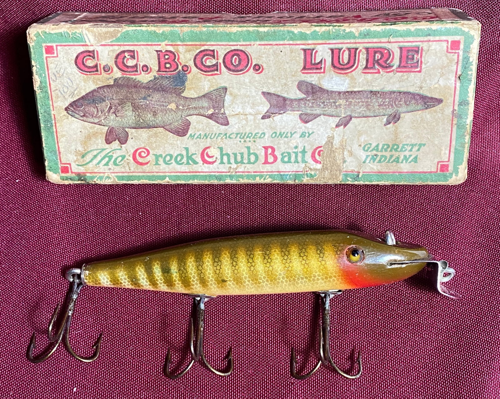 Creek Chub Pikie 700 Fishing Lure with Box: Creek Chub Pikie 700 Fishing Lure with Box