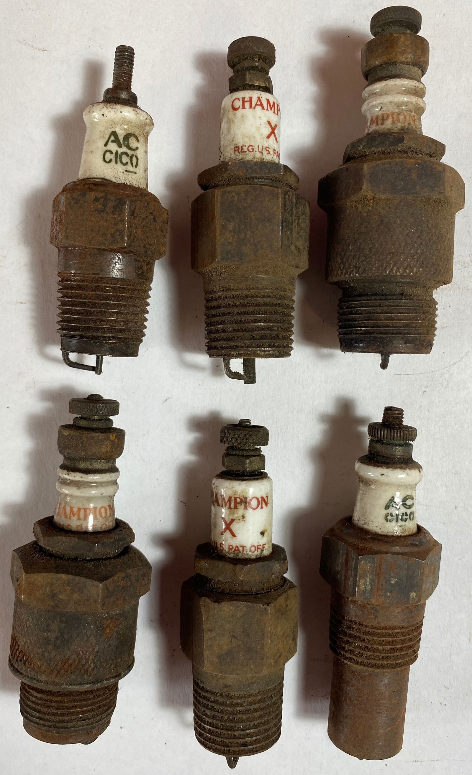 Six Early Vintage Spark Plugs - Champion, AC Cico: Six Early Vintage Spark Plugs - Champion, AC Cico