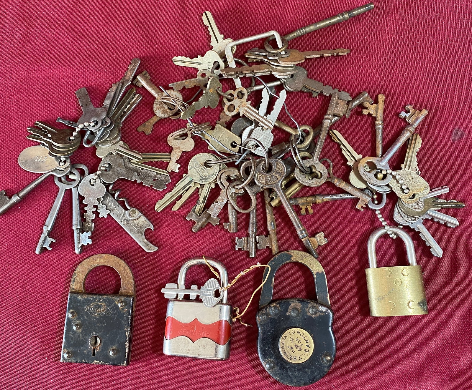 Antique Padlocks, Skeleton Keys, and Other Older Keys: Antique Padlocks, Skeleton Keys, and Other Older Keys