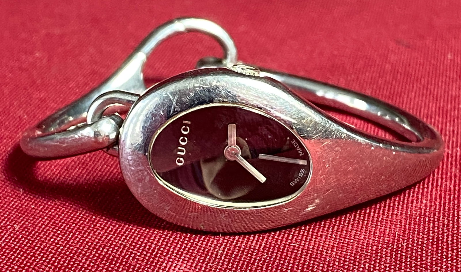 Gucci Horse Bit 103 Stainless Steel Watch 10816875 - Swiss Made: Gucci Horse Bit 103 Stainless Steel Watch 10816875 - Swiss Made