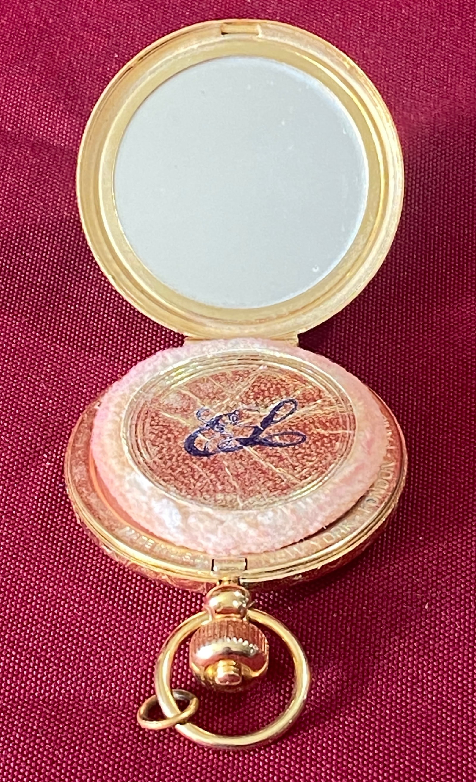 Vintage Estee Lauder Compact - New York, London, Paris: Vintage Estee Lauder Compact - New York, London, Paris
