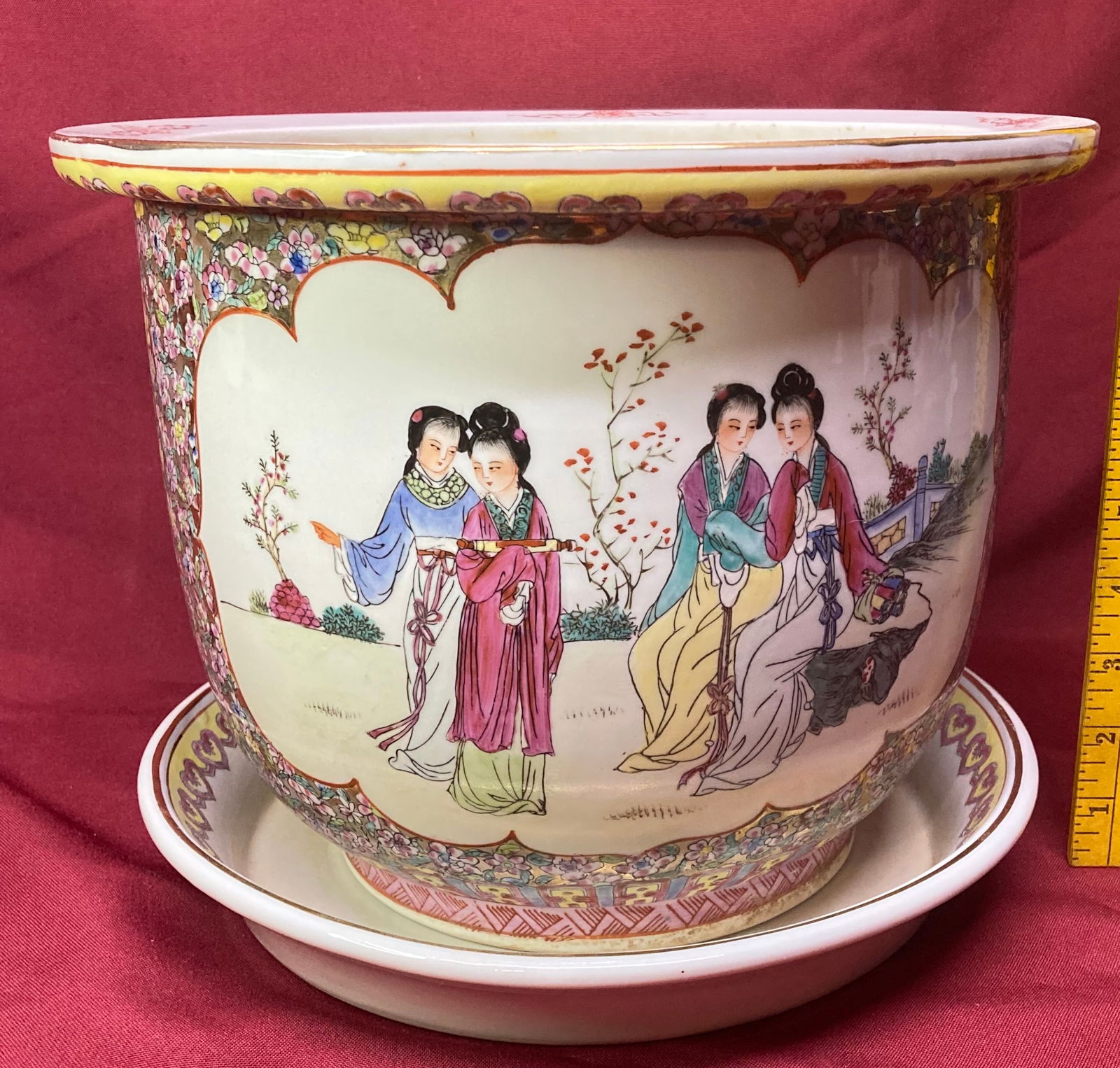 Large Asian Themed Ceramic Porcelain Planter: Large Asian Themed Ceramic Porcelain Planter