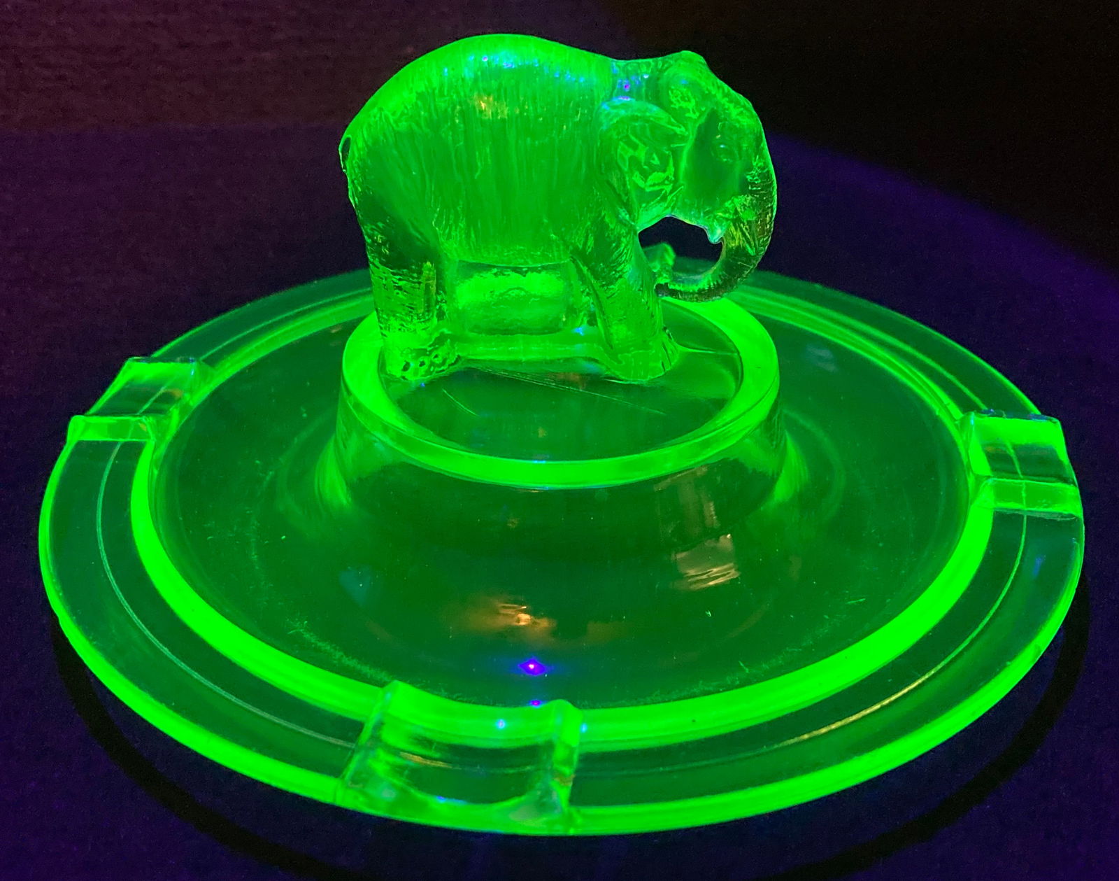 1930s Greensburg Uranium Glass Elephant Ashtray: 1930s Greensburg Uranium Glass Elephant Ashtray