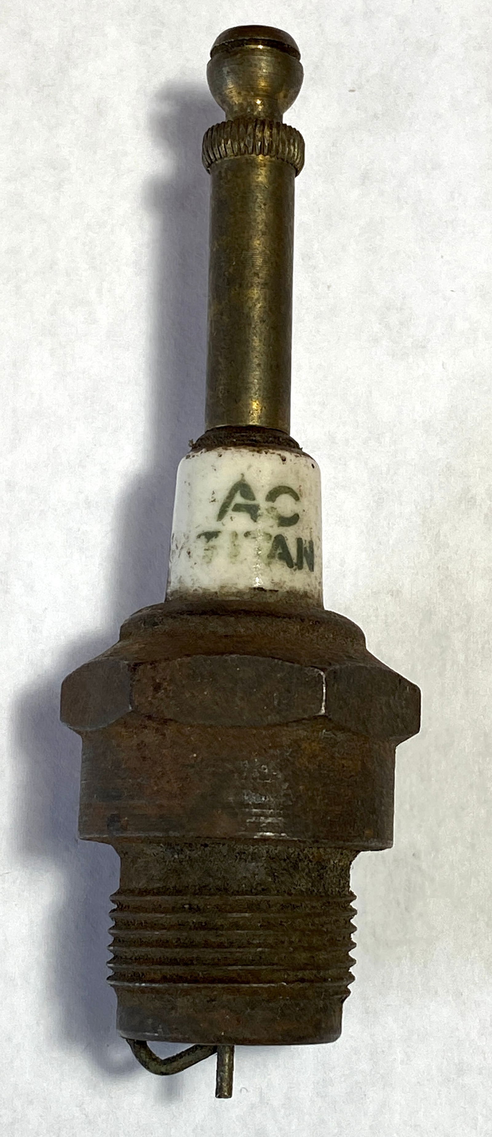Antique AC Titan Spark Plug: Antique AC Titan Spark Plug