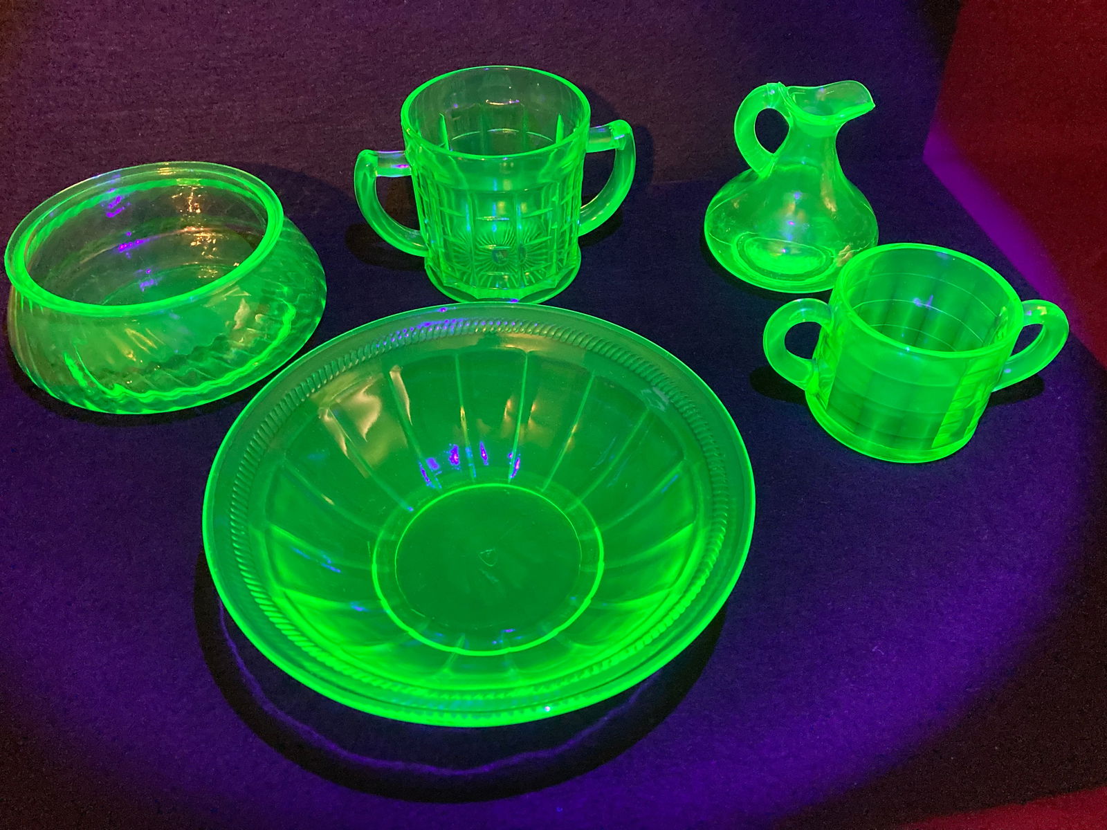 Five Assorted Uranium Glass Pieces: Five Assorted Uranium Glass Pieces