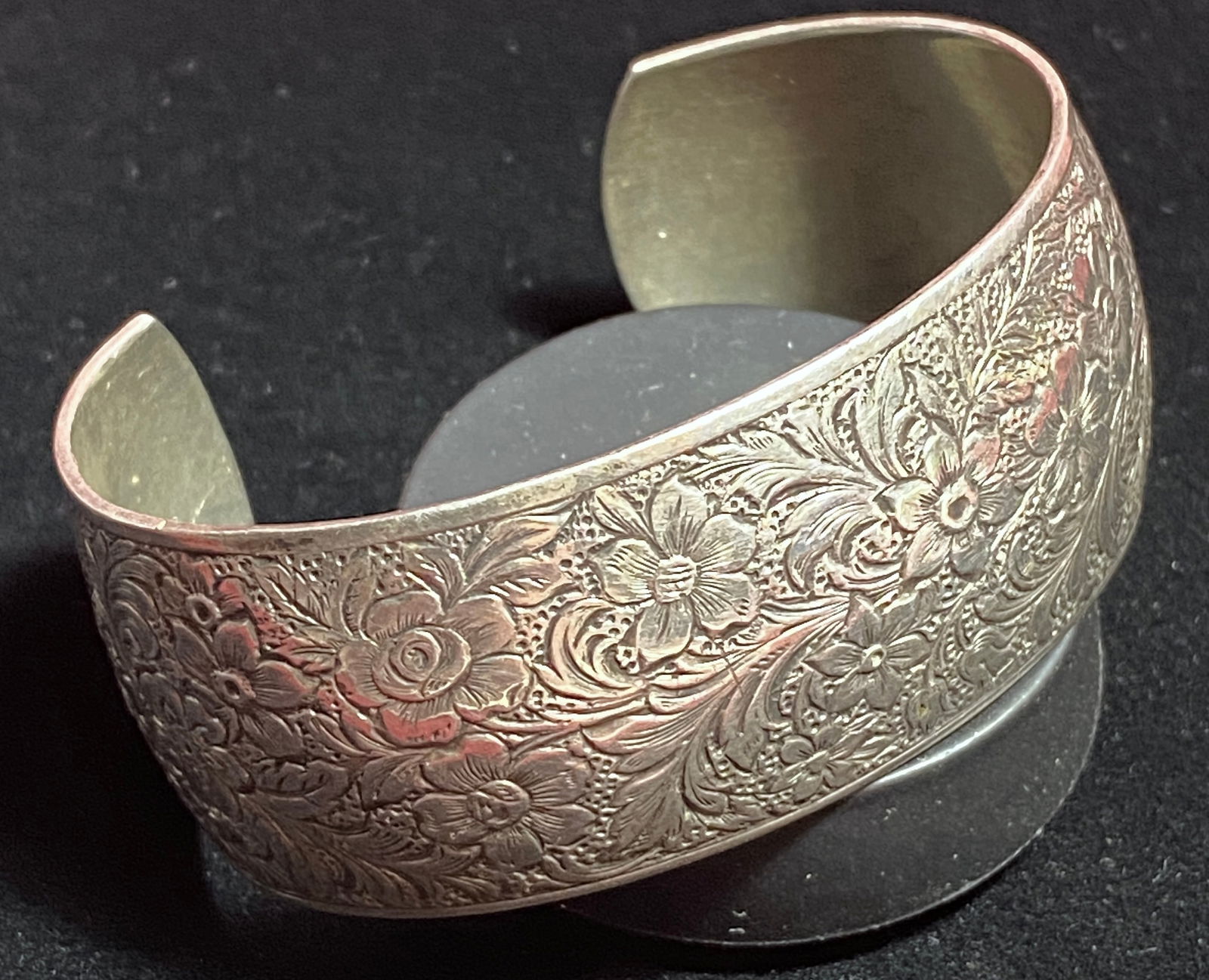 Danecraft Sterling Silver Very Ornate Floral Pattern Cuff Bracelet - 37.05 Grams (1 of 6)