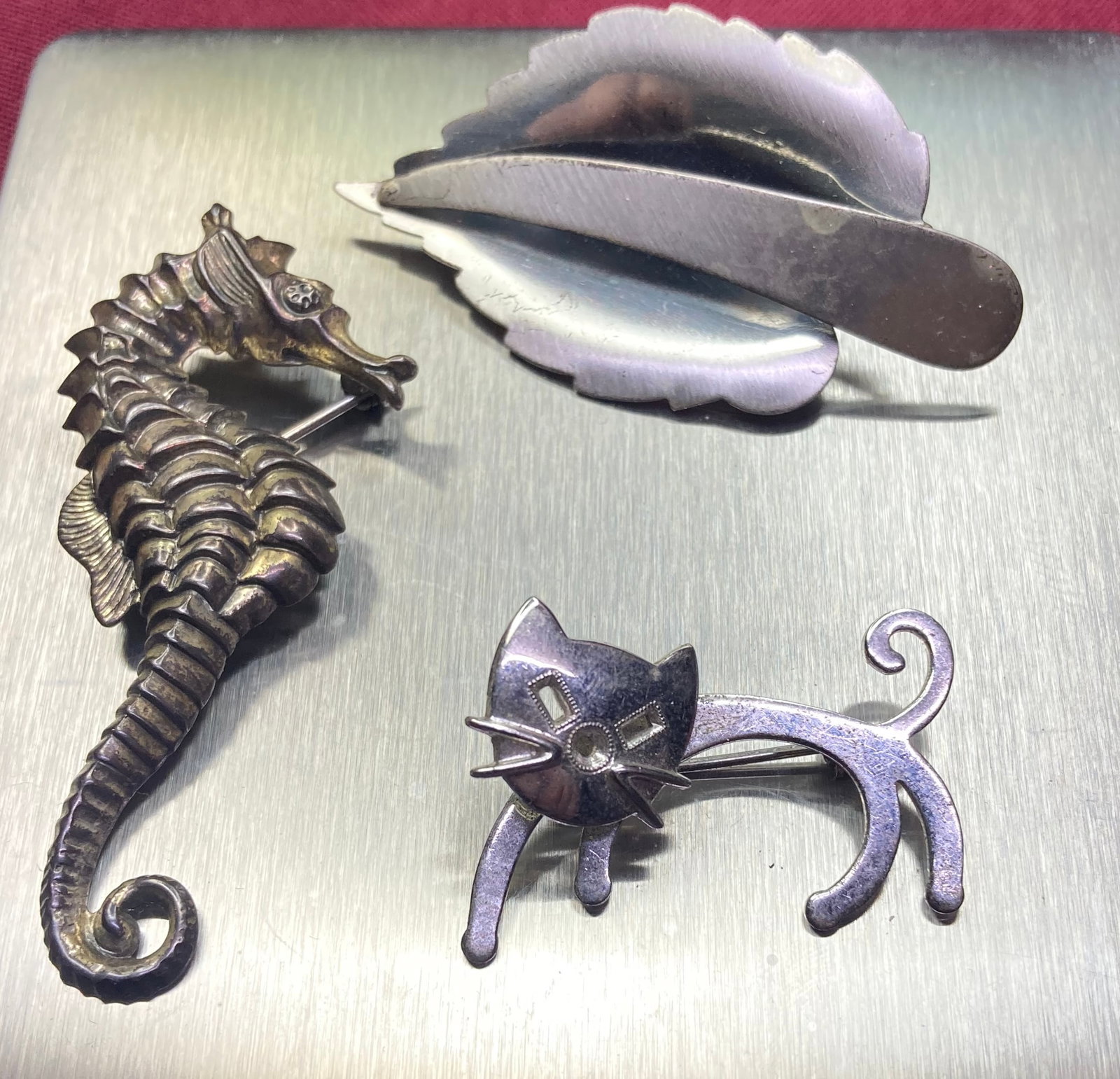 Three Sterling Silver Brooches - Beau, Sea Horse, Cat, Etc. - 17.5 Grams (1 of 4)