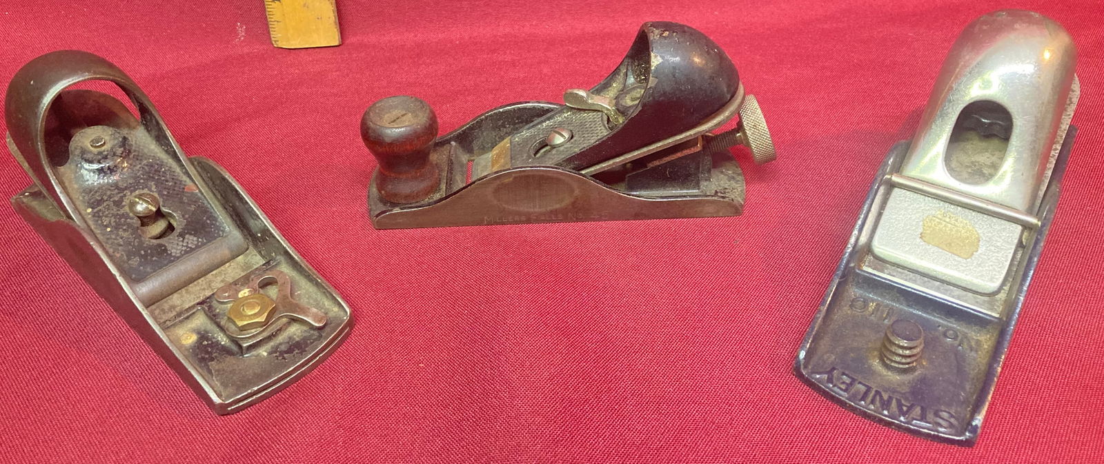 Three Older and Vintage Hand Carpenter's Planes - Stanley & Millers Falls (1 of 5)