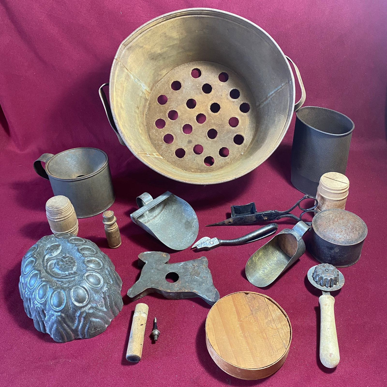 Older Kitchen Items - Scoop, Small Pantry Box, Molds, Etc. (1 of 9)