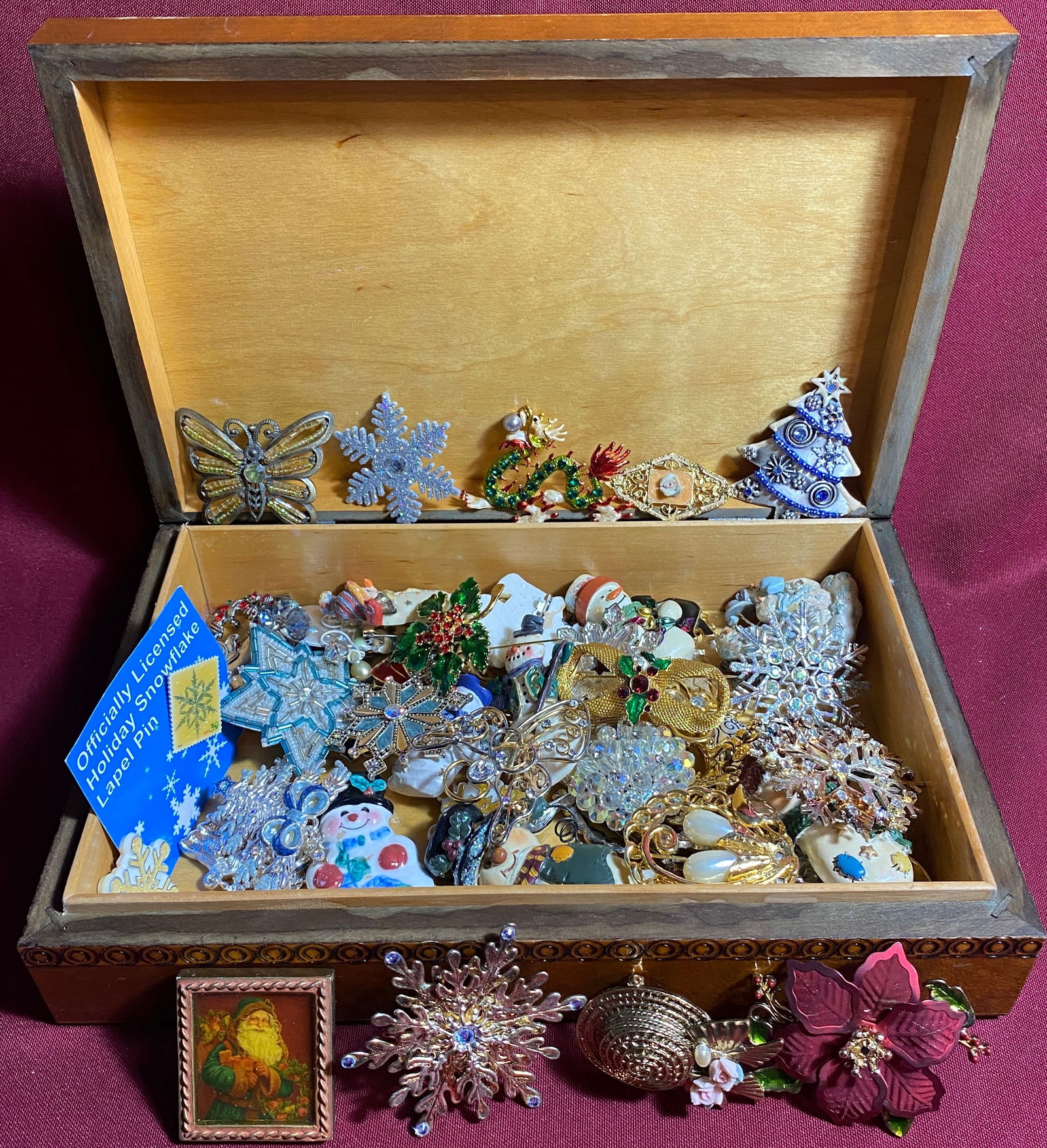 Wooden Jewelry Box Full of Older, Vintage, and Costume Jewelry Brooches & Pins (1 of 11)