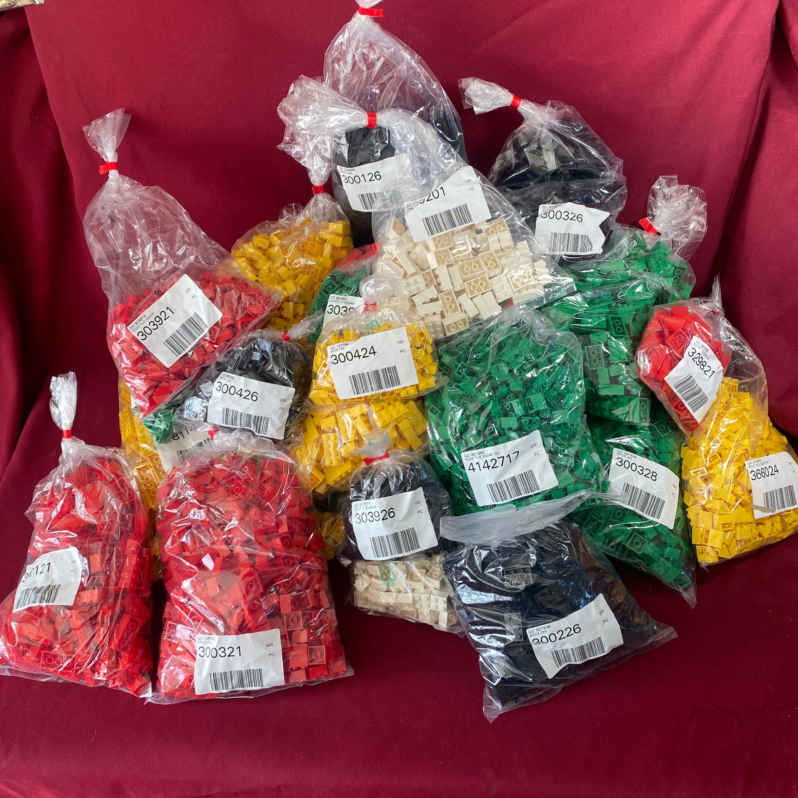 Thousands of Factory Sealed Lego Bricks in Variety Legos - Various Colors: Thousands of Factory Sealed Lego Bricks in Variety Legos - Various Colors