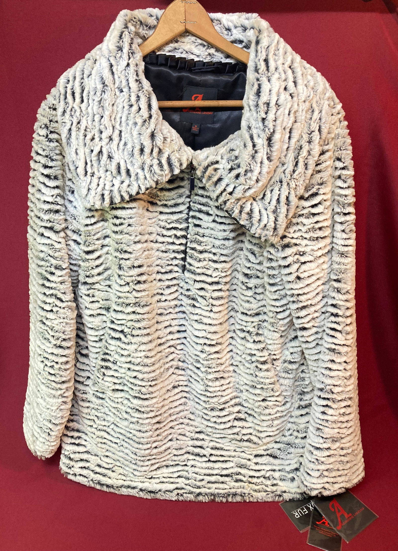 New Faux Fur Jacket - Adrienne Ladan - Long Sleeved - Size Medium: New Faux Fur Jacket - Adrienne Ladan - Long Sleeved - Size Medium