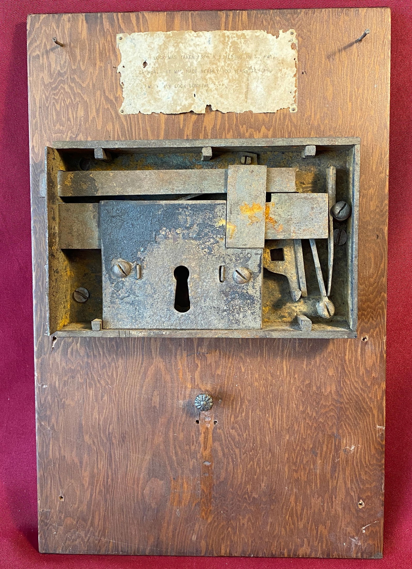 Antique Lock Mechanism: Antique Lock Mechanism