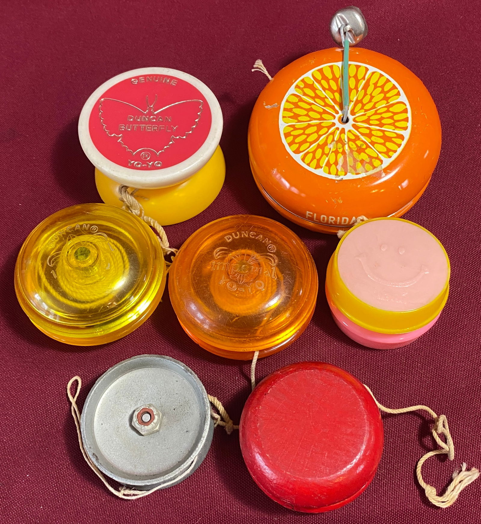 Lot of Older and Vintage Yo-Yo's, Duncan Butterfly, Duncan Imperial, Etc.: Lot of Older and Vintage Yo-Yo's, Duncan Butterfly, Duncan Imperial, Etc.