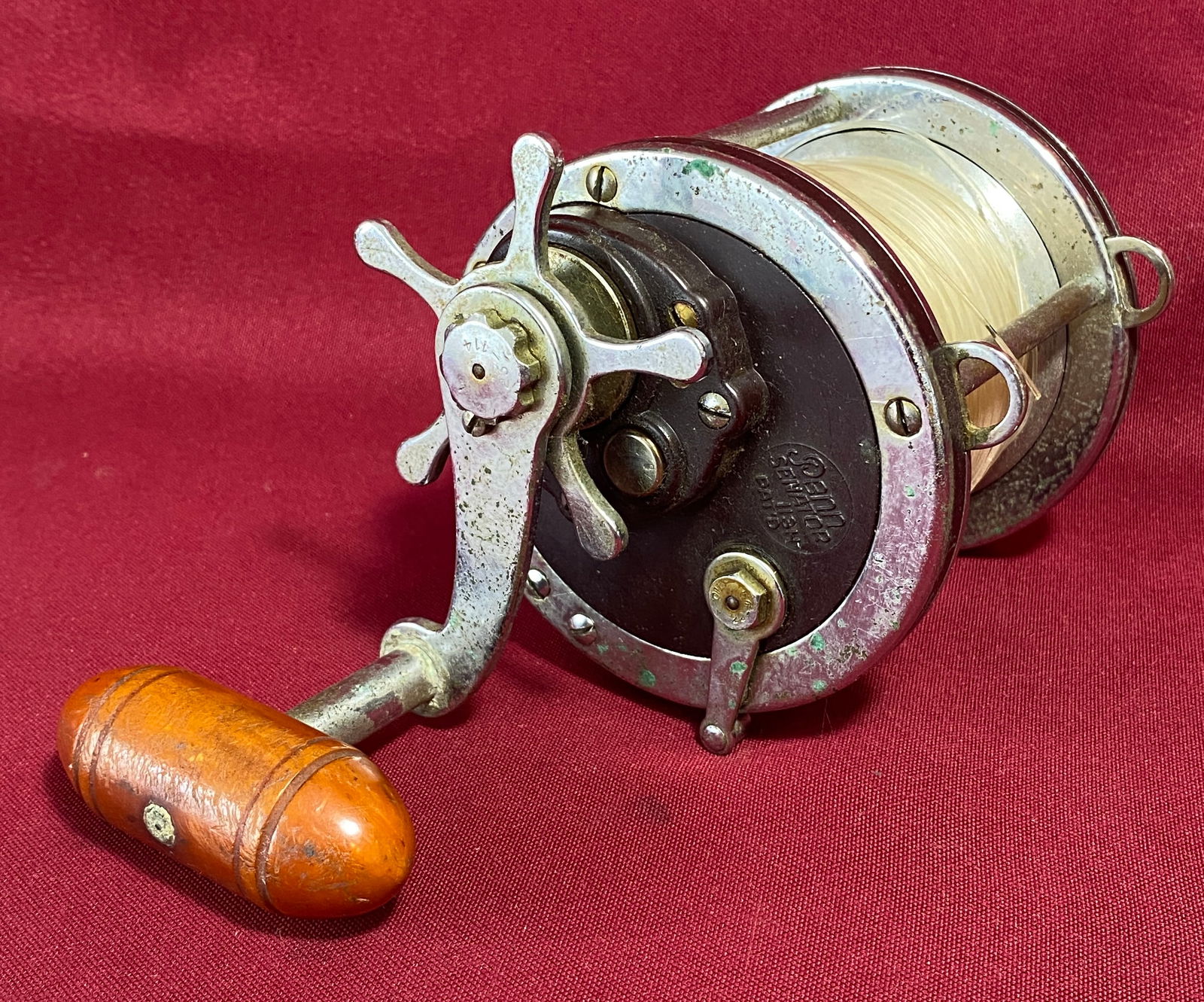 Penn Senator 4/0 Special 30-113H Fishing Reel with Butterscotch Bakelite Handle (1 of 9)