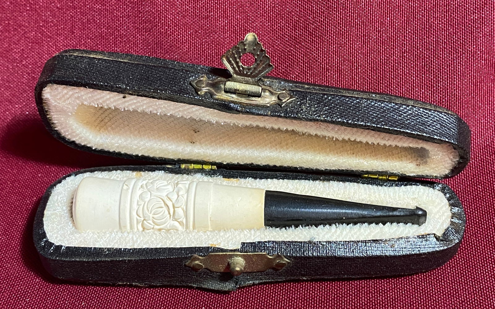Meerschaum Cigarette Holder in Case (1 of 9)