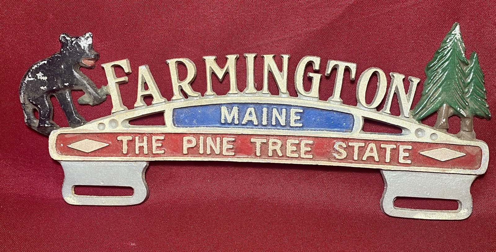 Farmington Maine 'The Pine Tree State' Older Auto Number Plate Topper: Farmington Maine 'The Pine Tree State' Older Auto Number Plate Topper