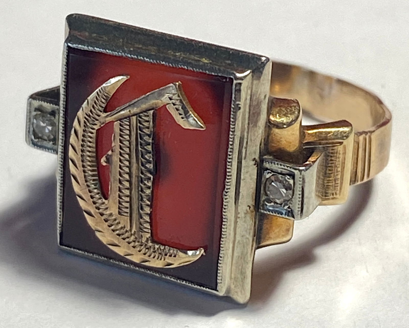 10K Gold Men's Carnelian Signet Ring Size 10 with Diamond Chips - 4.61 Grams: 10K Gold Men's Carnelian Signet Ring Size 10 with Diamond Chips - 4.61 Grams