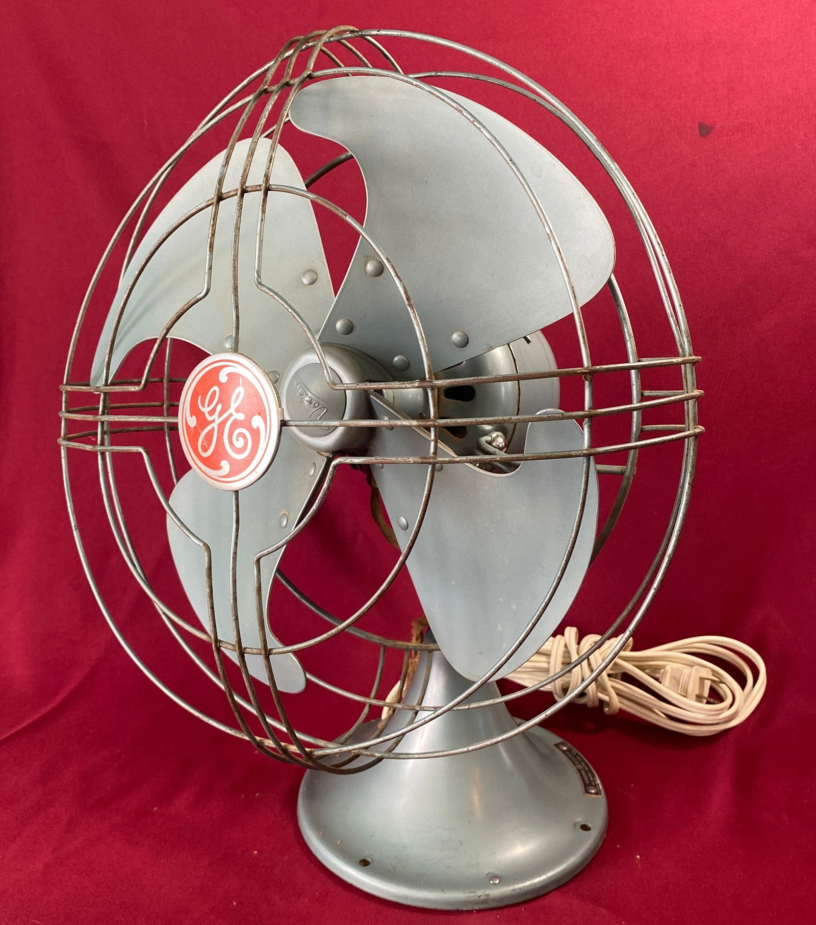 Older GE Model Metal Fan - CAT.FM12V41 CY60 - N.P.13370 No.92 - Working - Made in the USA: Older GE Model Metal Fan - CAT.FM12V41 CY60 - N.P.13370 No.92 - Working - Made in the USA