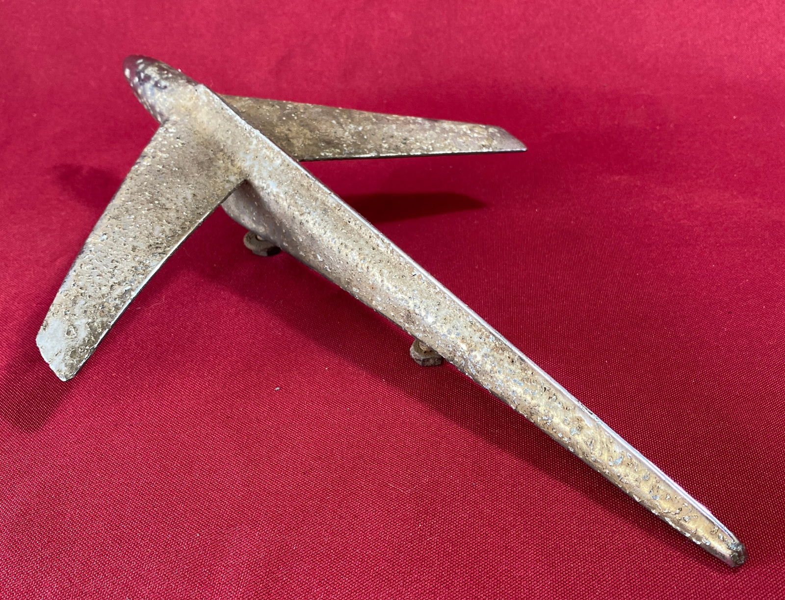 Airplane-Style Automobile Hood Ornament (1 of 7)