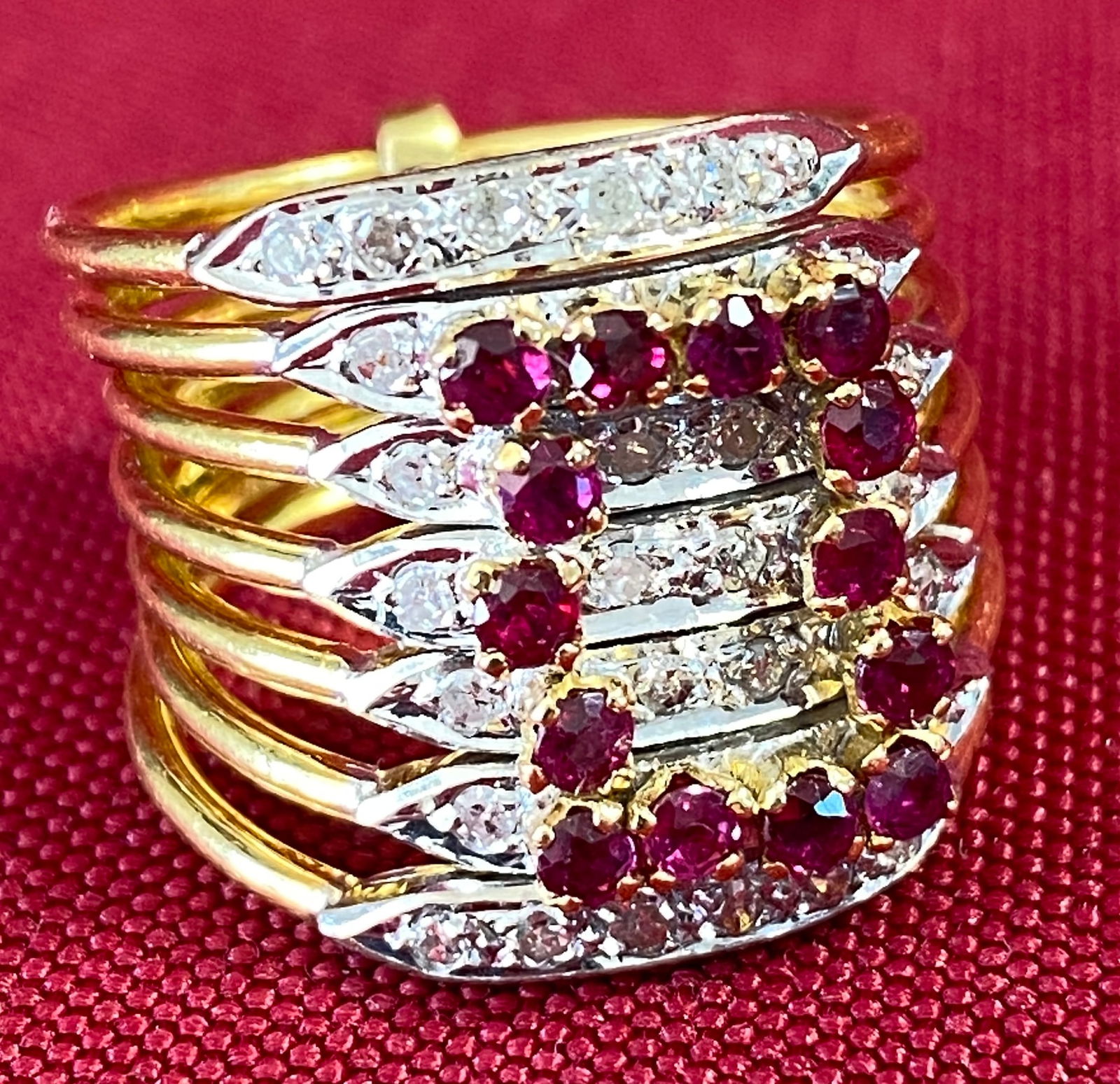 18K Yellow Gold Seven Band High End Ring - 28 Brilliant Cut Diamonds and 14 Vibrant Rubies - Size 6: 18K Yellow Gold Seven Band High End Ring - 28 Brilliant Cut Diamonds and 14 Vibrant Rubies - Size 6 - 10.50 Grams