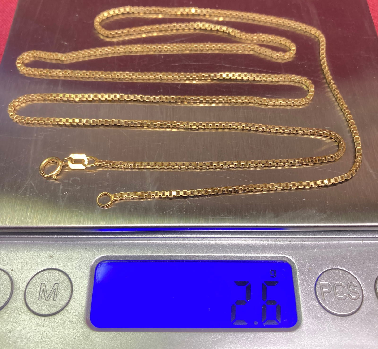 Vintage 14K Yellow Gold 24" Box Chain - Signed SV 14 - 2.6 Grams: Vintage 14K Yellow Gold 24" Box Chain - Signed SV 14 - 2.6 Grams