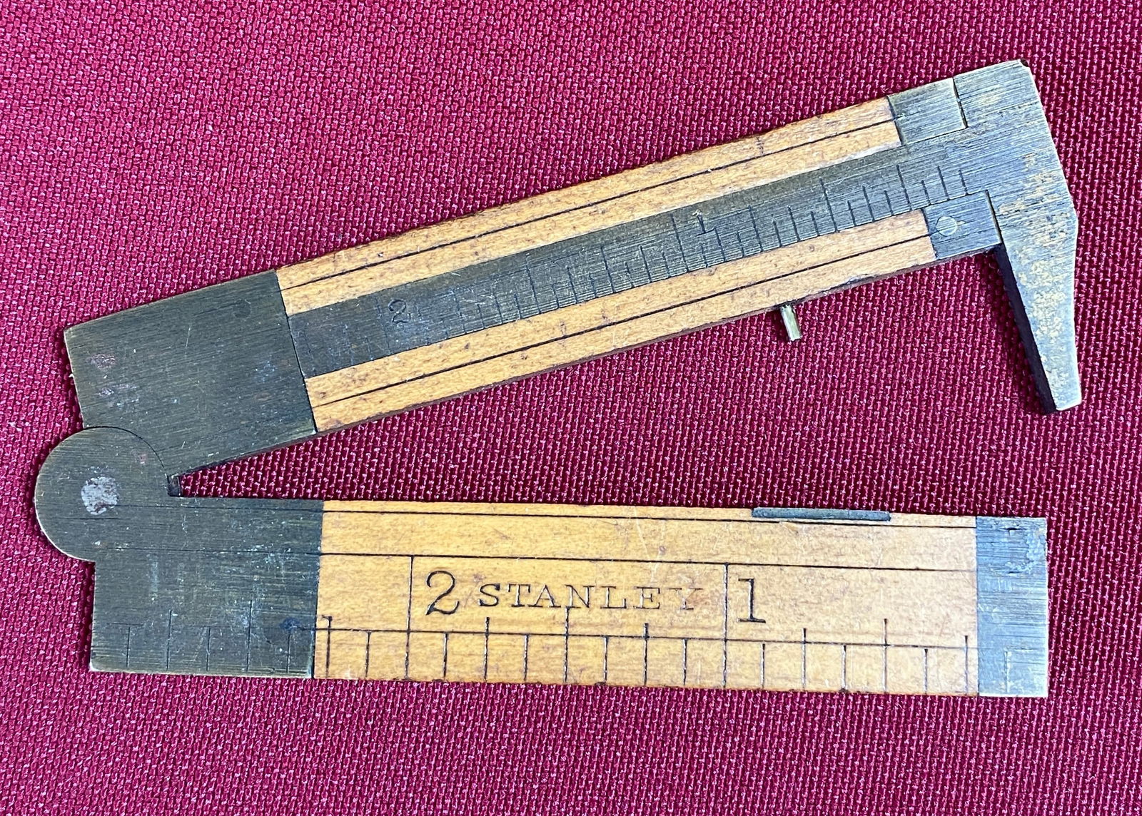 Stanley No.13 Folding Wooden Ruler with Brass Ends (1 of 8)